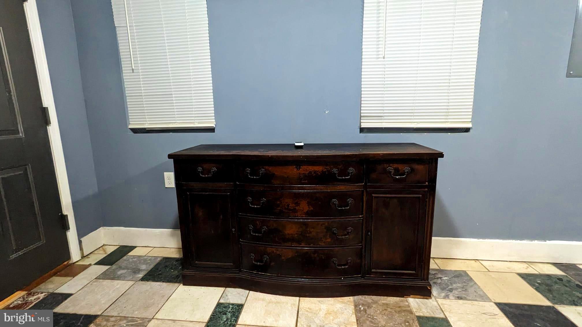 LITTLE ITALY - Residential Lease