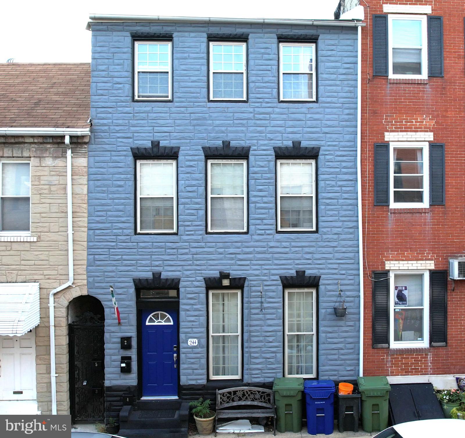 LITTLE ITALY - Residential Lease