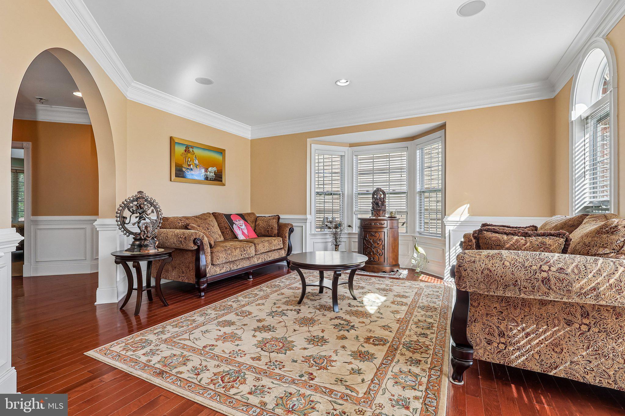 514 CHARIOT COURT
