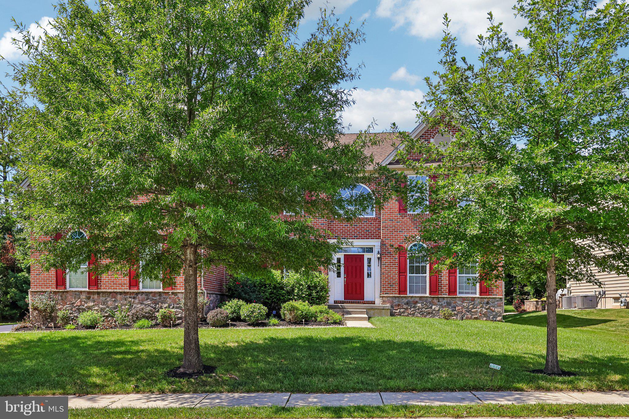 514 CHARIOT COURT