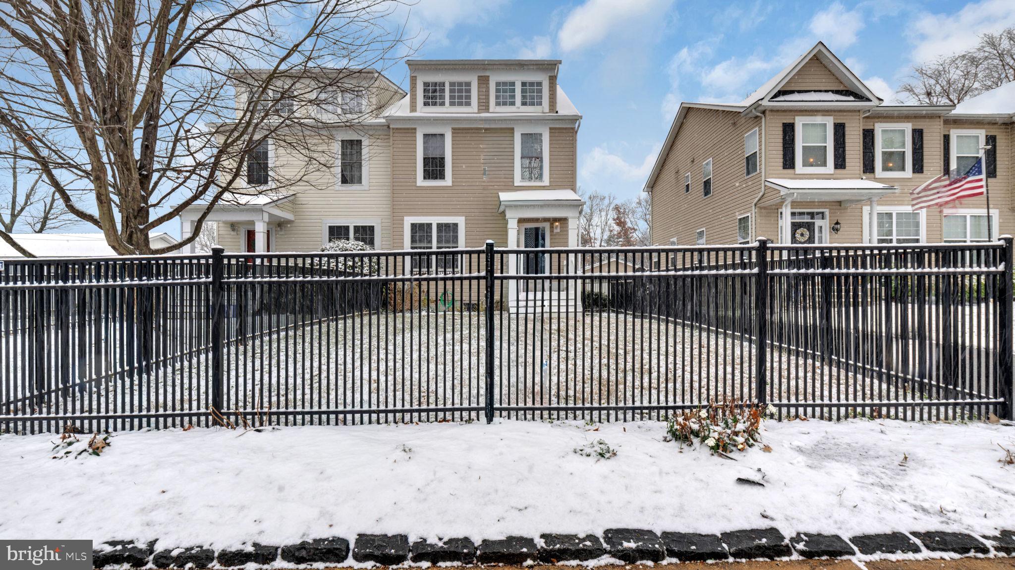 MCGUCKIAN - Residential Lease