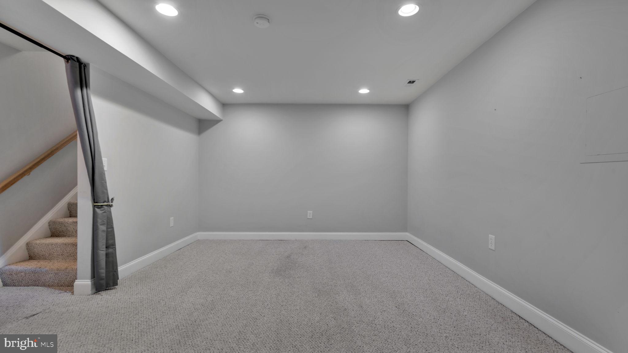 MCGUCKIAN - Residential Lease