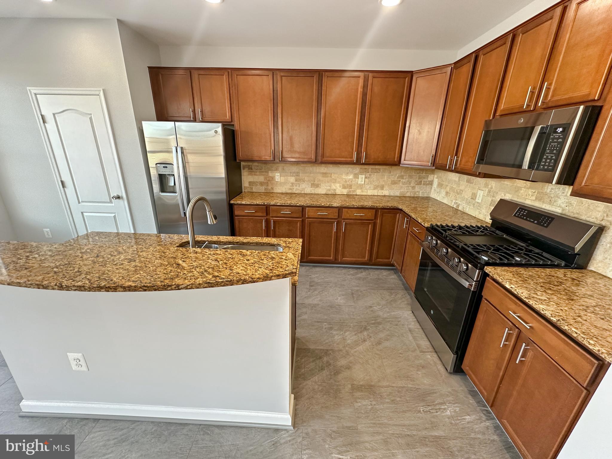 SUMMERFIELD AT MORGAN ST - Residential Lease