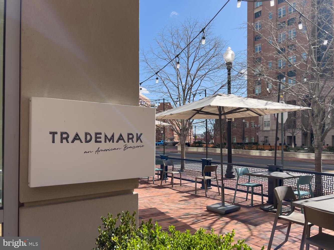 CARLYLE TOWERS - Residential