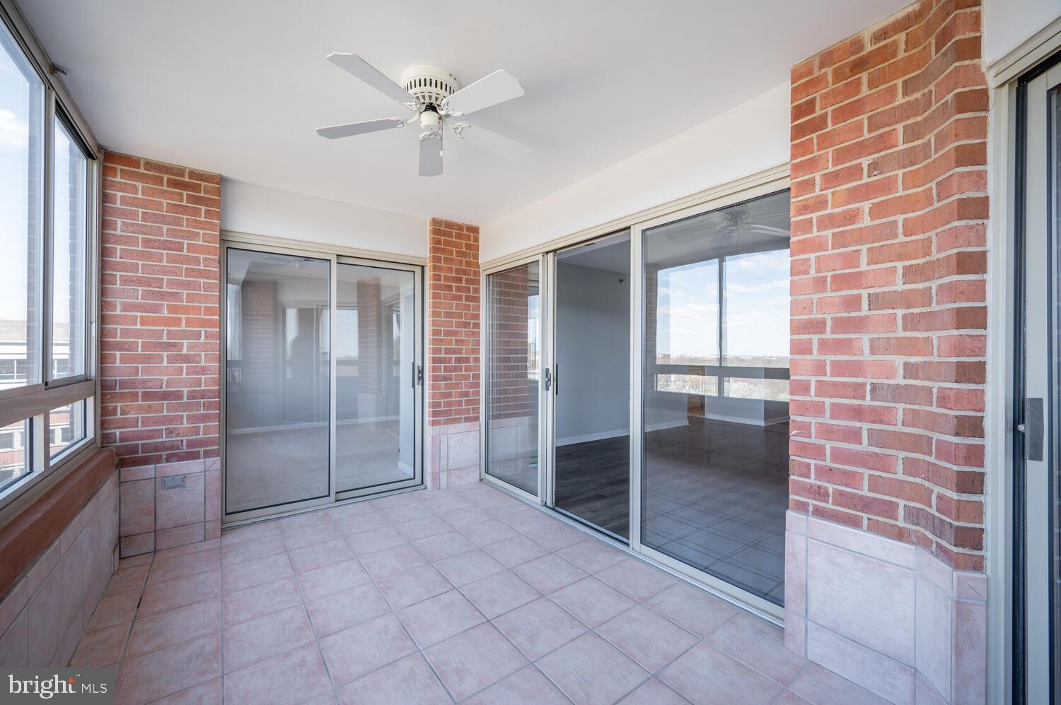 CARLYLE TOWERS - Residential