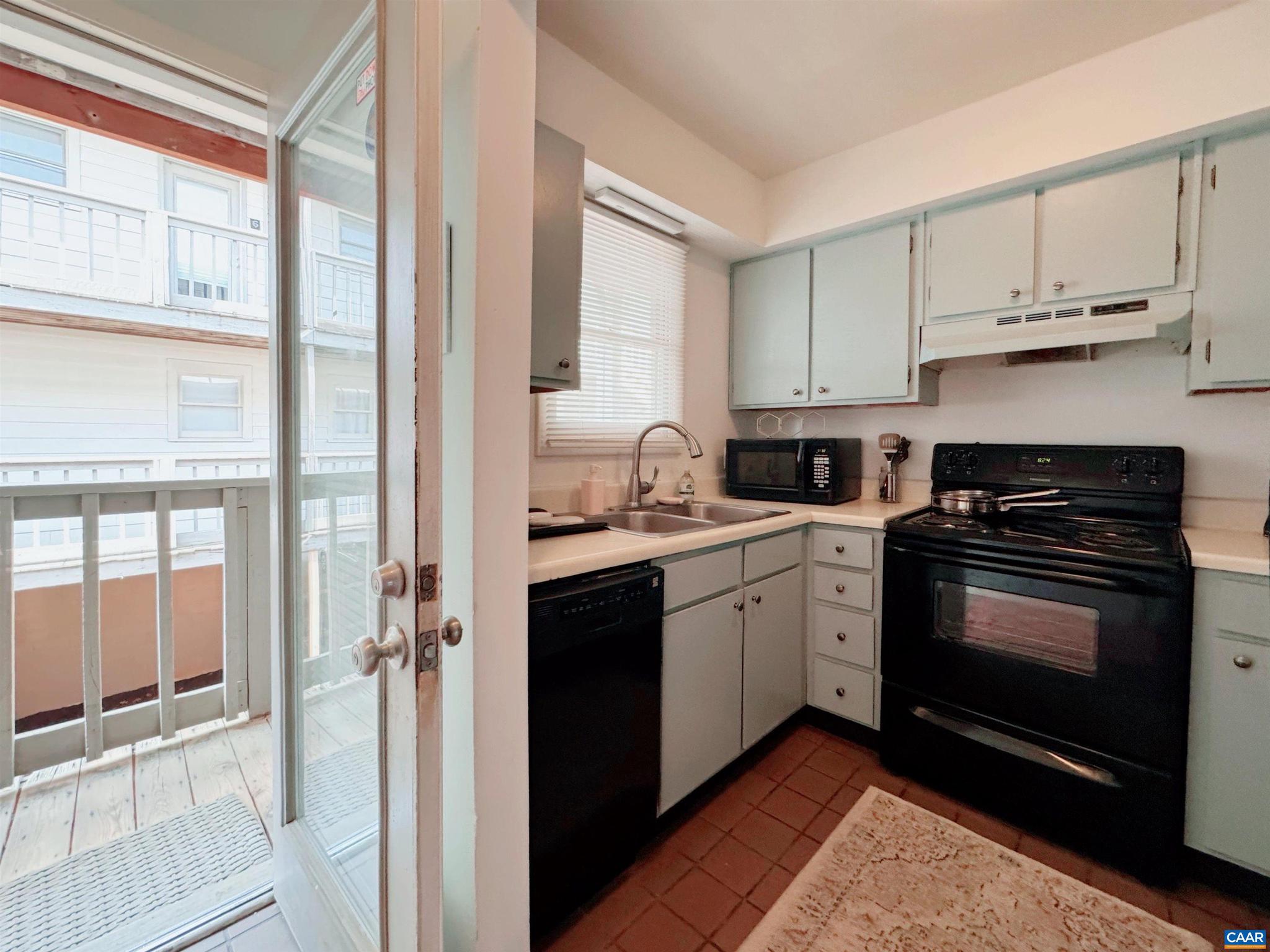 1305 WERTLAND ST B-8
