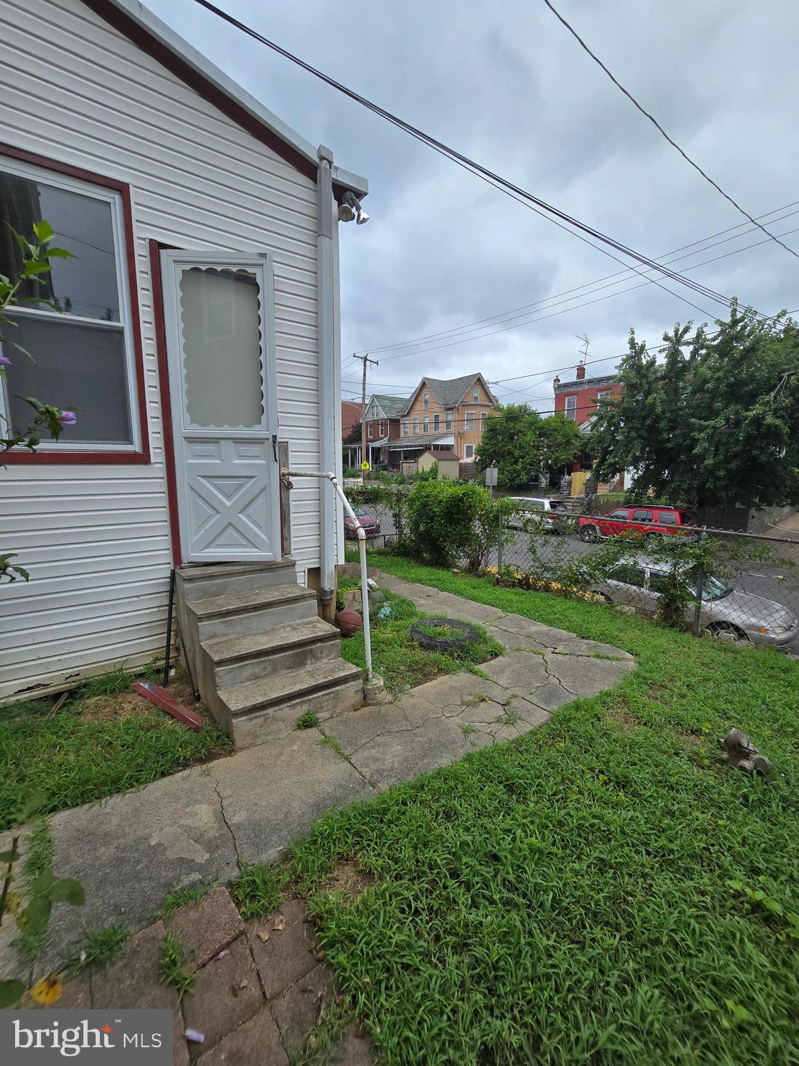 5230 N FRONT STREET