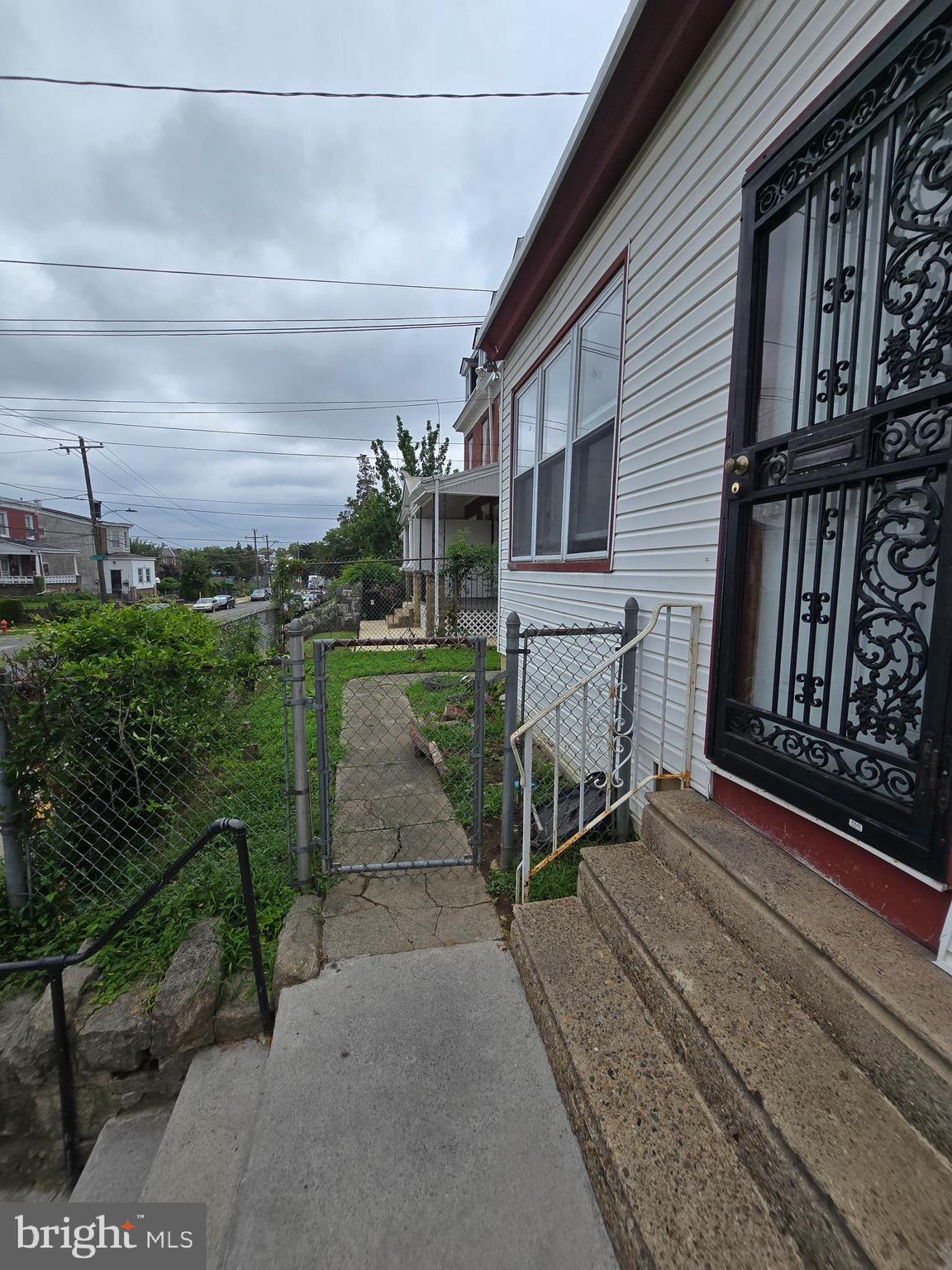 5230 N FRONT STREET