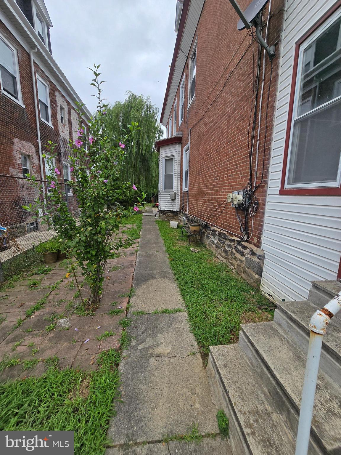 5230 N FRONT STREET