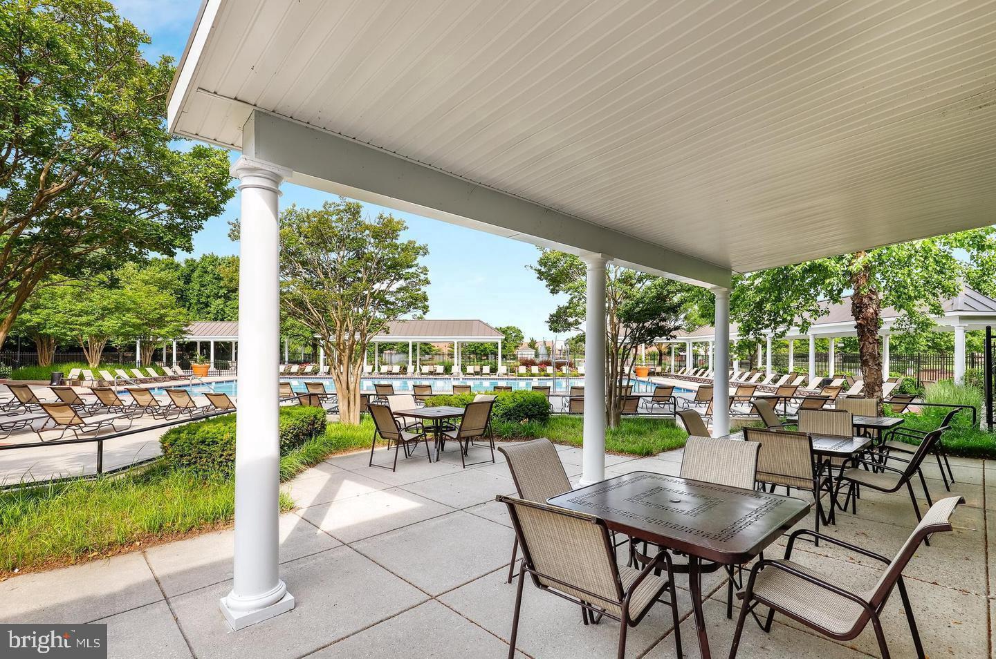 RIVER COLONY - Residential