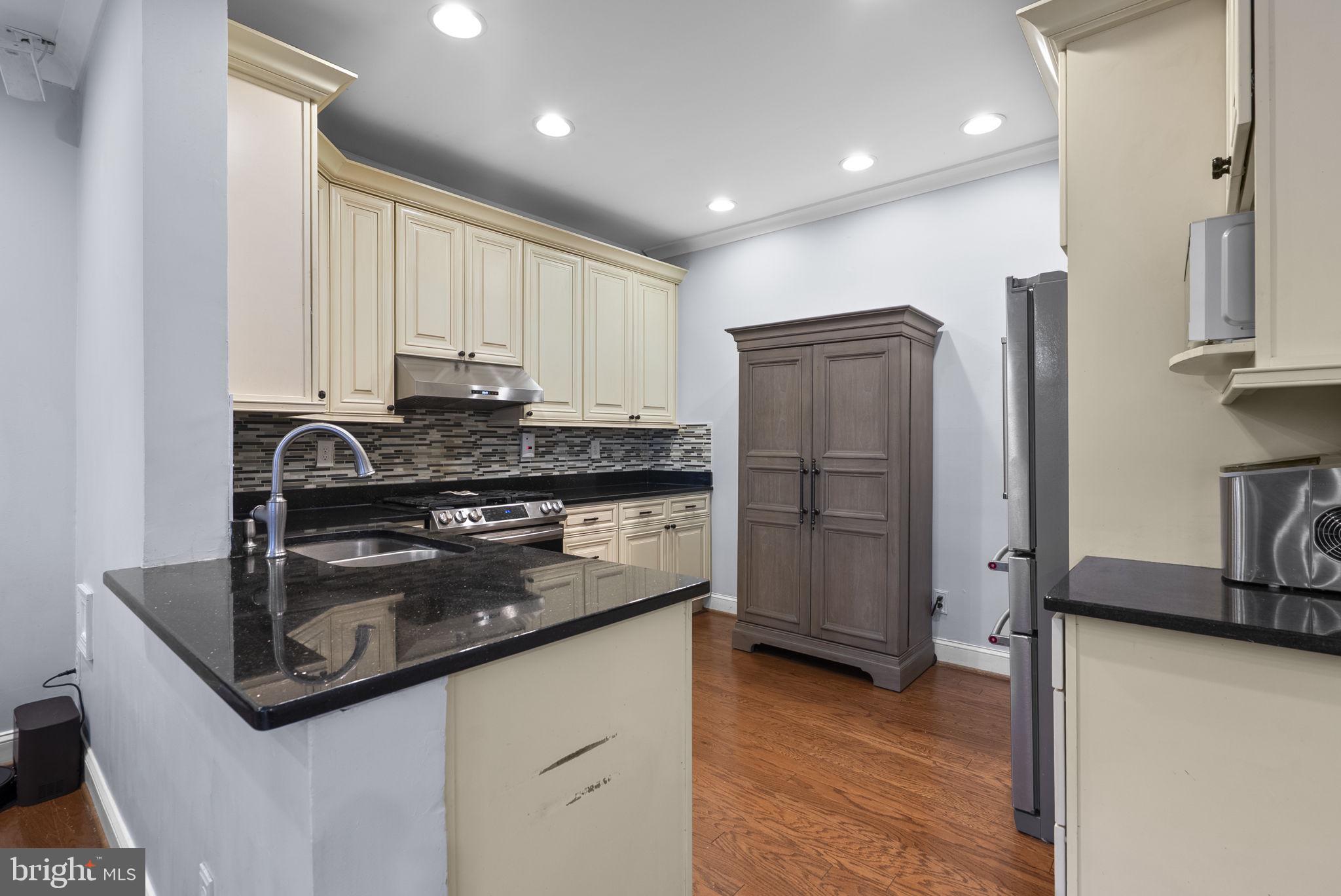 RIVER COLONY - Residential