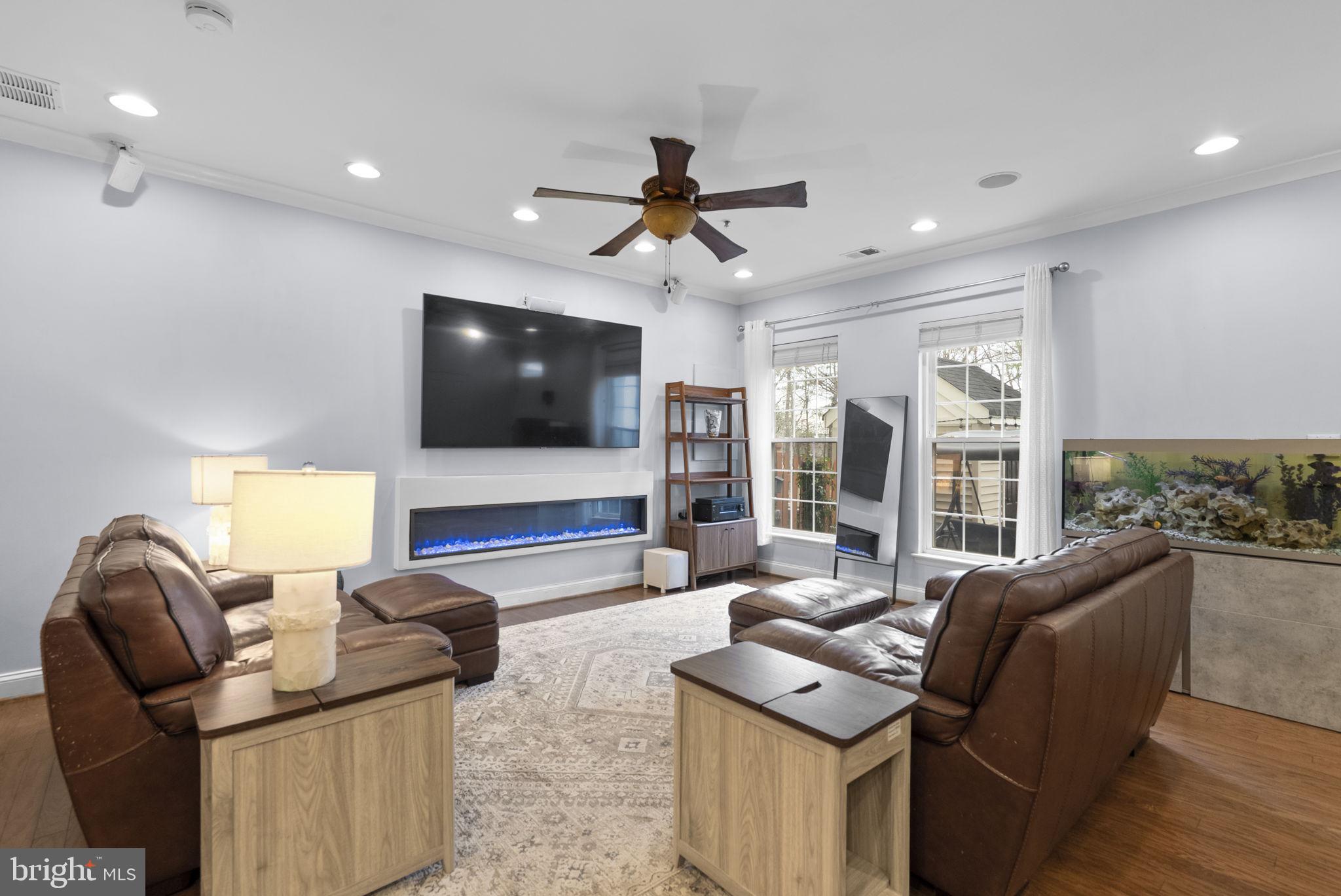 RIVER COLONY - Residential