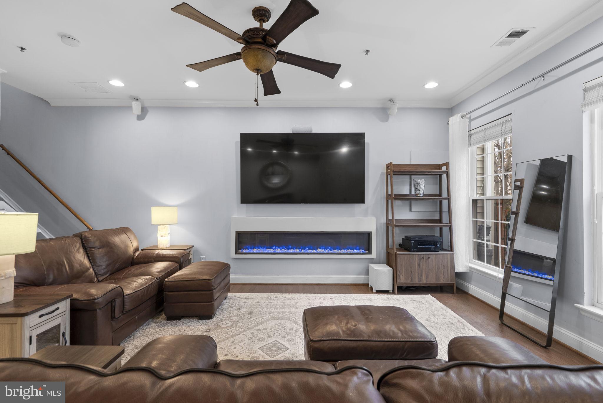 RIVER COLONY - Residential