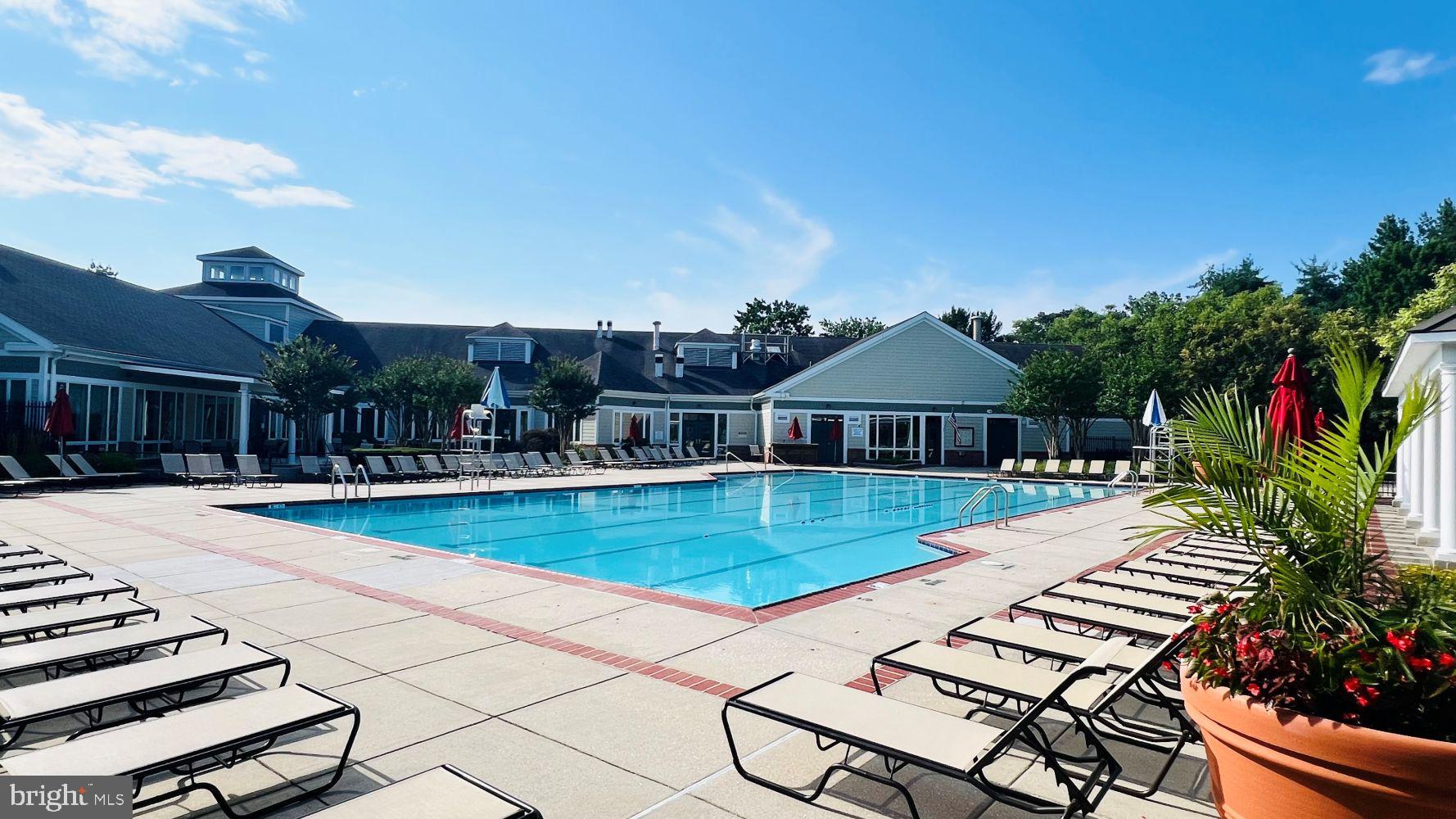 RIVER COLONY - Residential