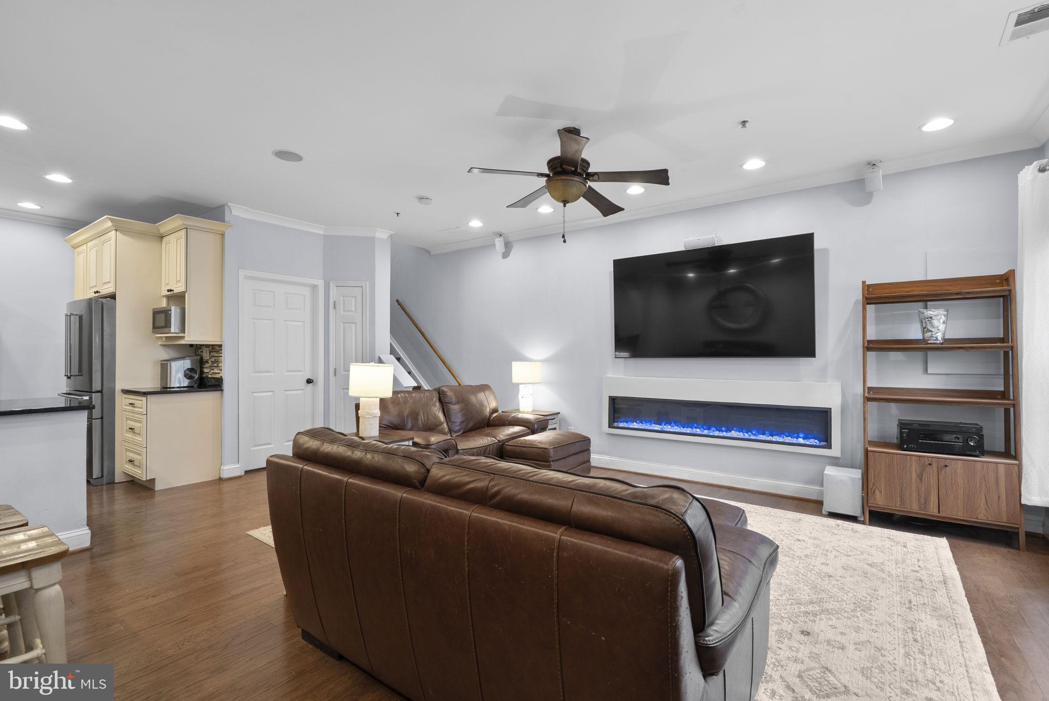 RIVER COLONY - Residential