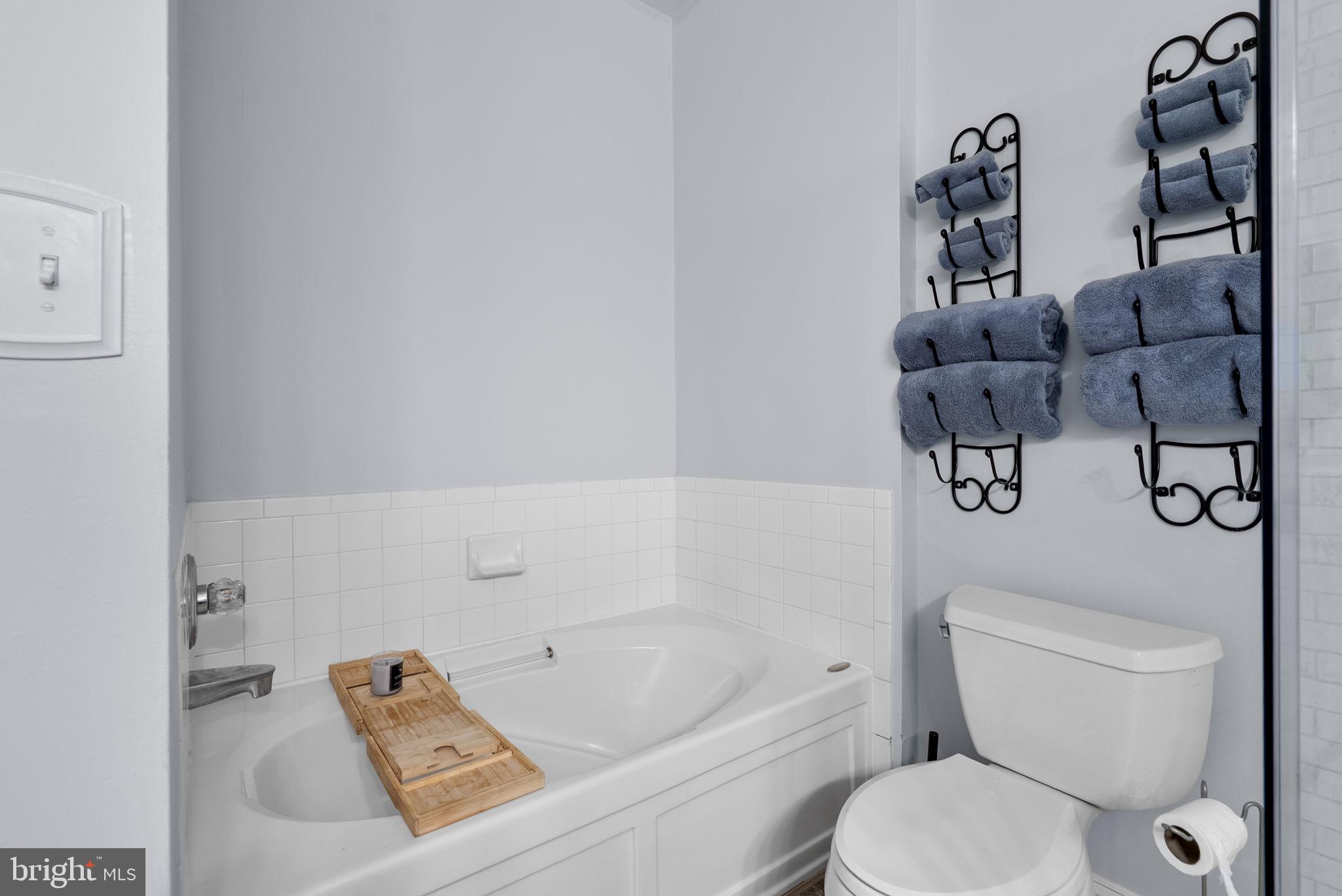 RIVER COLONY - Residential