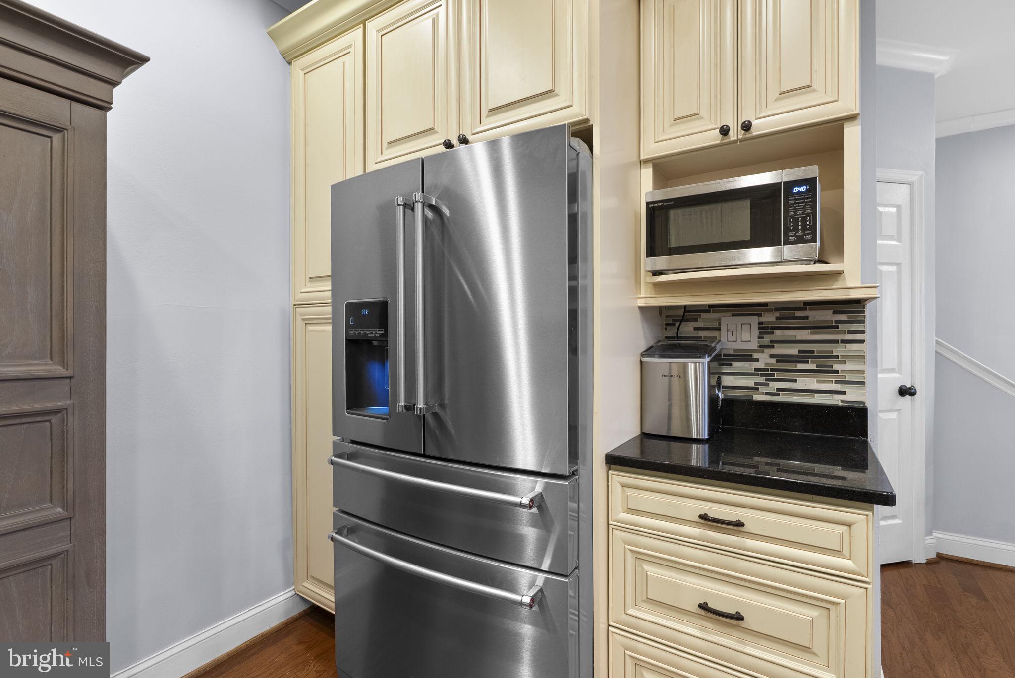 RIVER COLONY - Residential