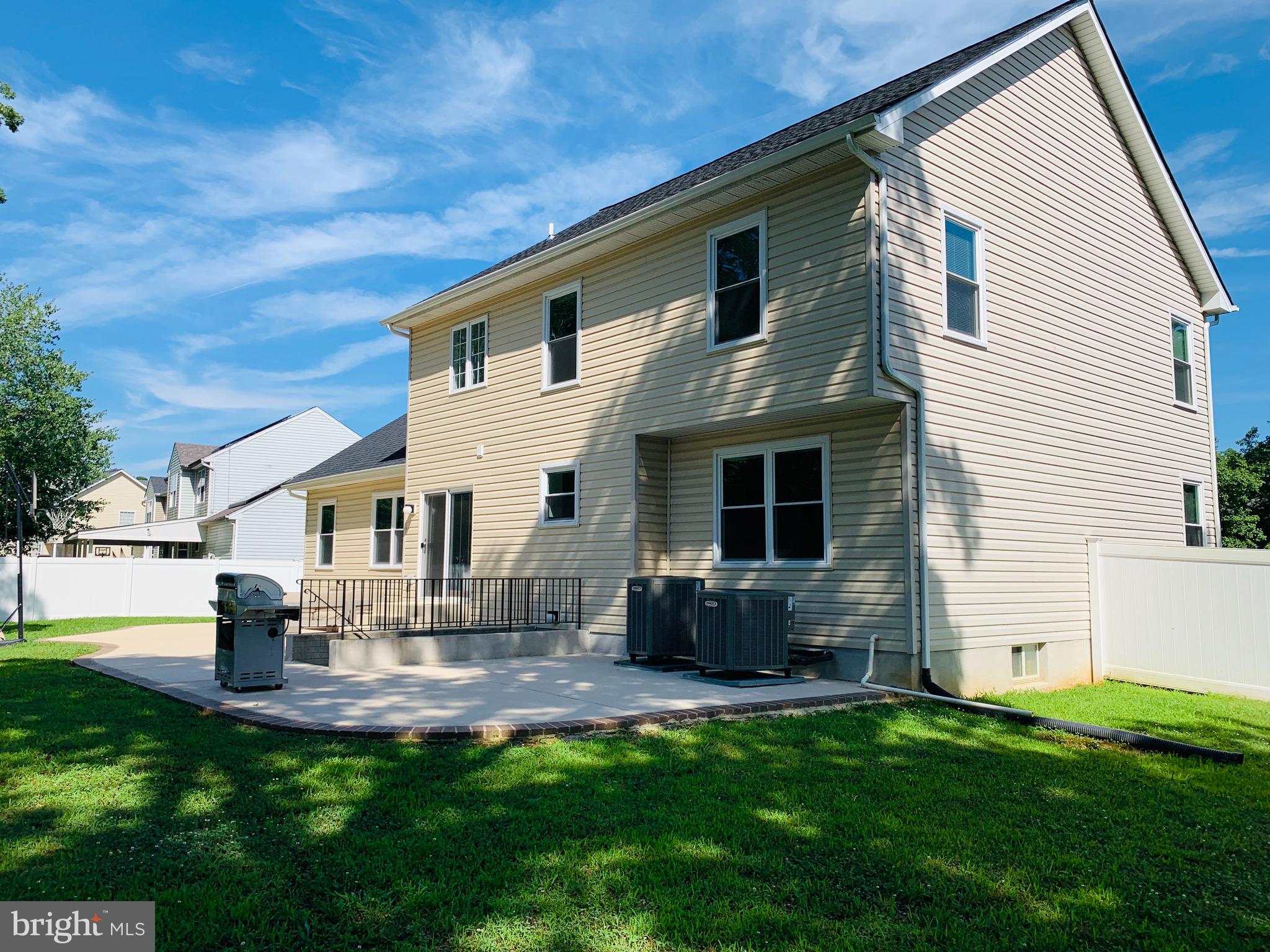 COLONIAL OAKS - Residential