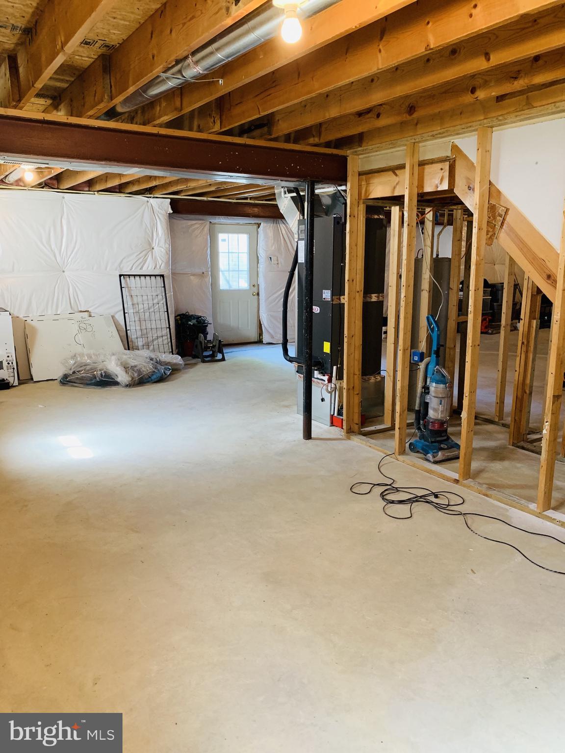 COLONIAL OAKS - Residential