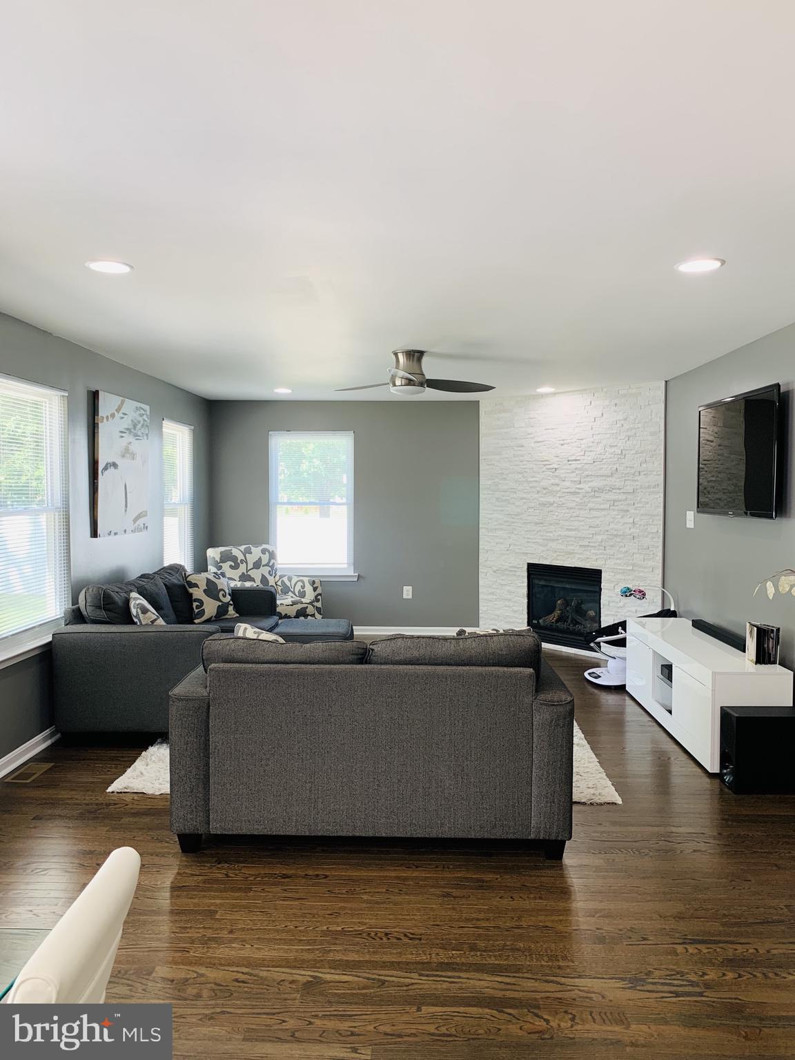 COLONIAL OAKS - Residential