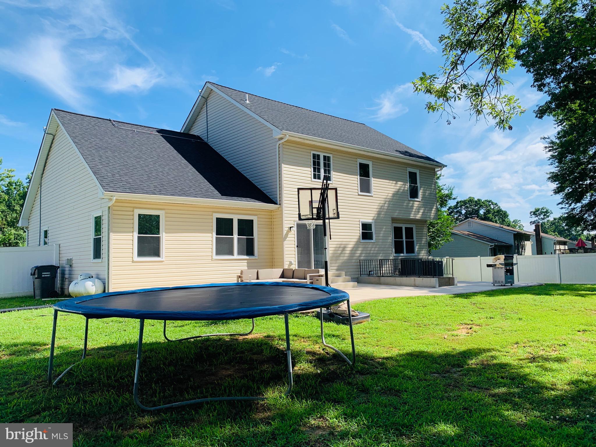 COLONIAL OAKS - Residential