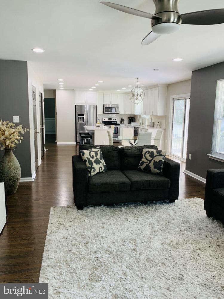 COLONIAL OAKS - Residential