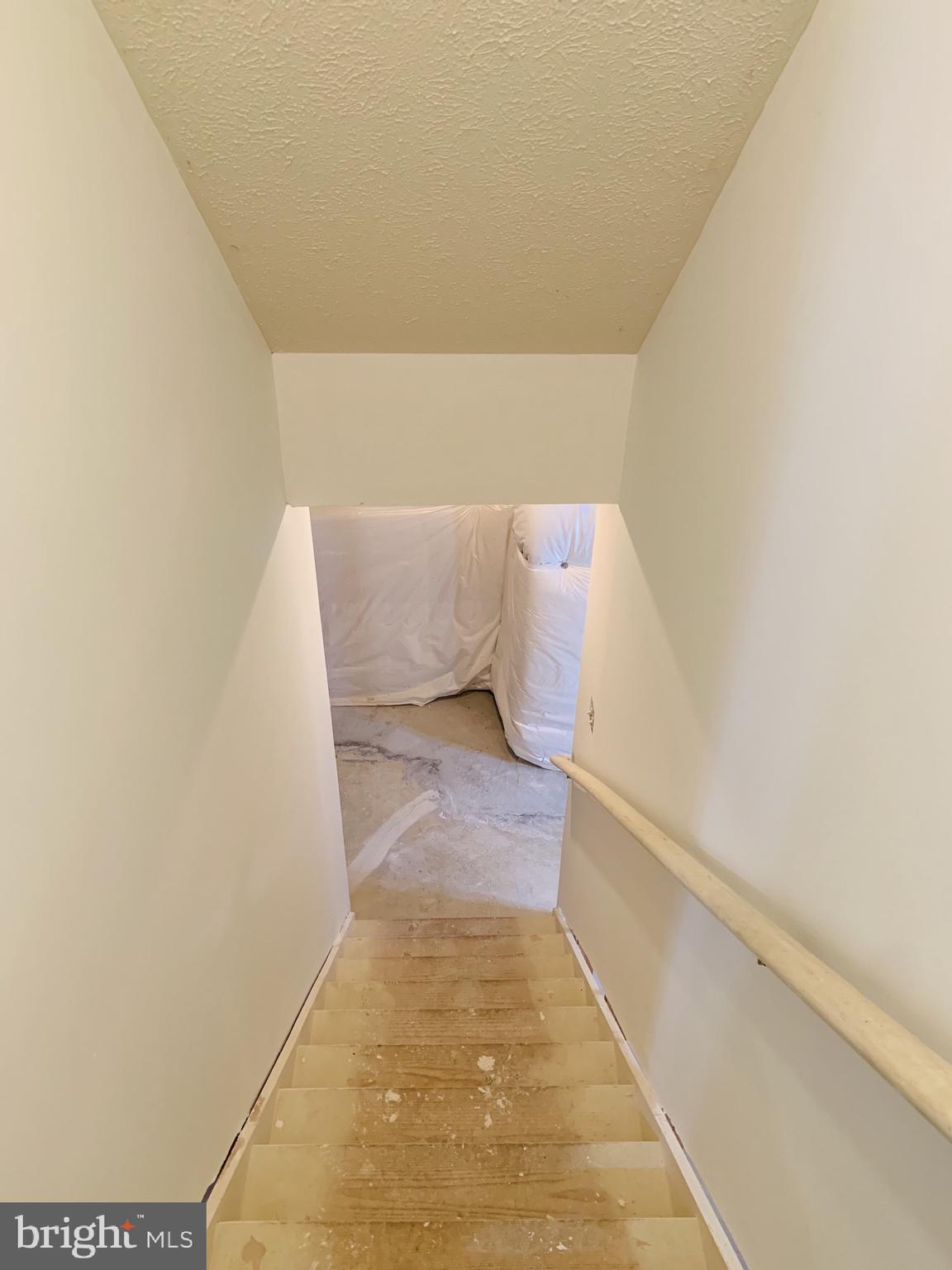 COLONIAL OAKS - Residential