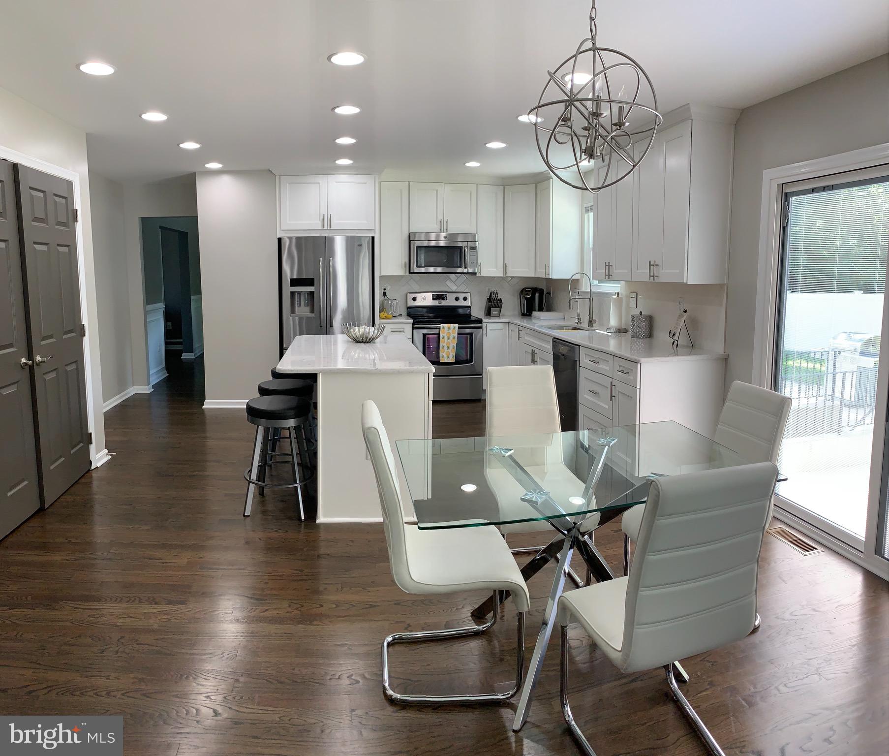 COLONIAL OAKS - Residential