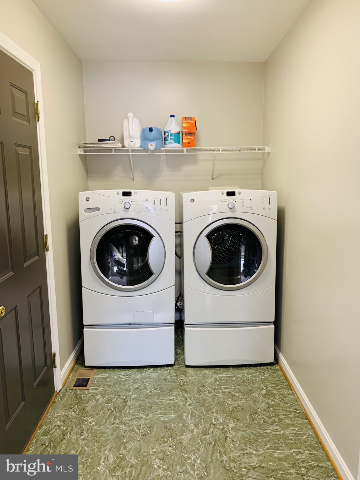 COLONIAL OAKS - Residential