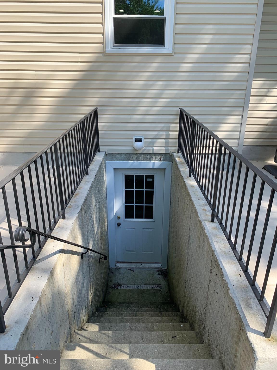 COLONIAL OAKS - Residential