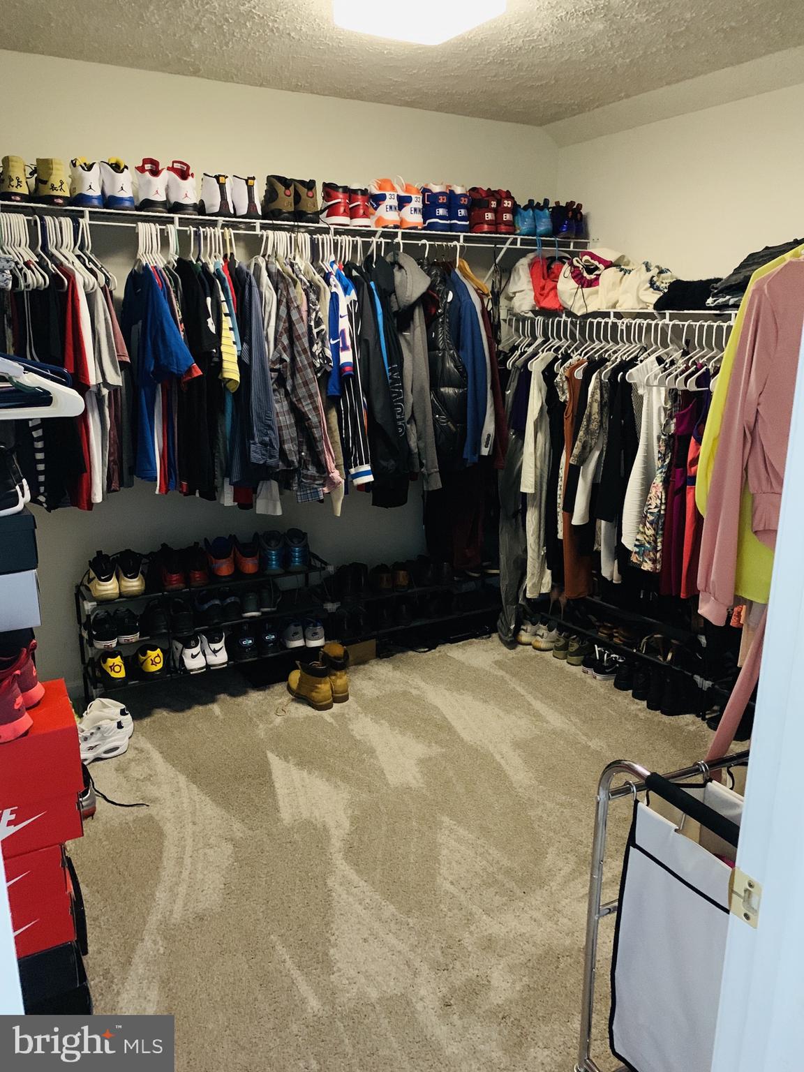 COLONIAL OAKS - Residential