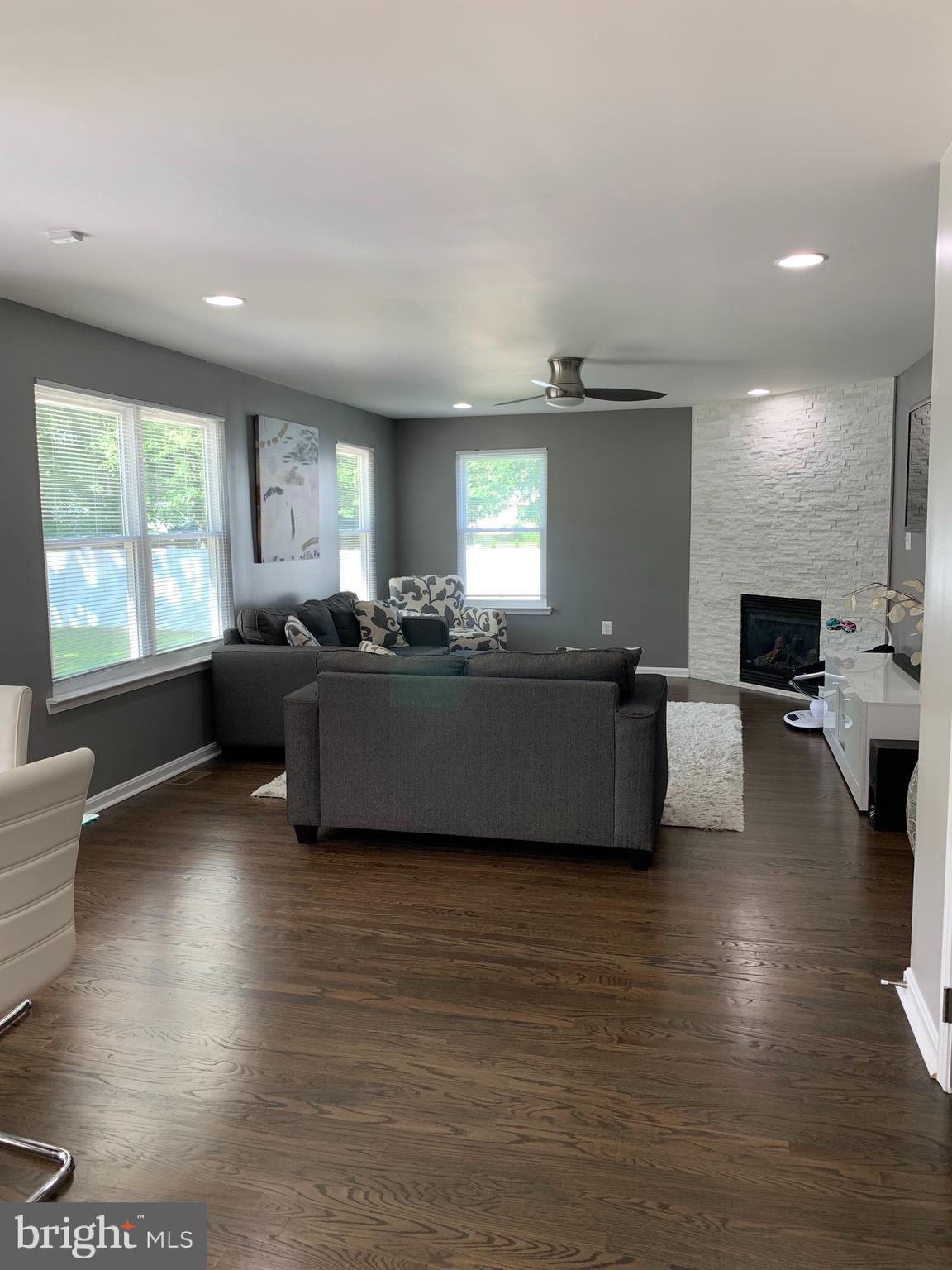 COLONIAL OAKS - Residential