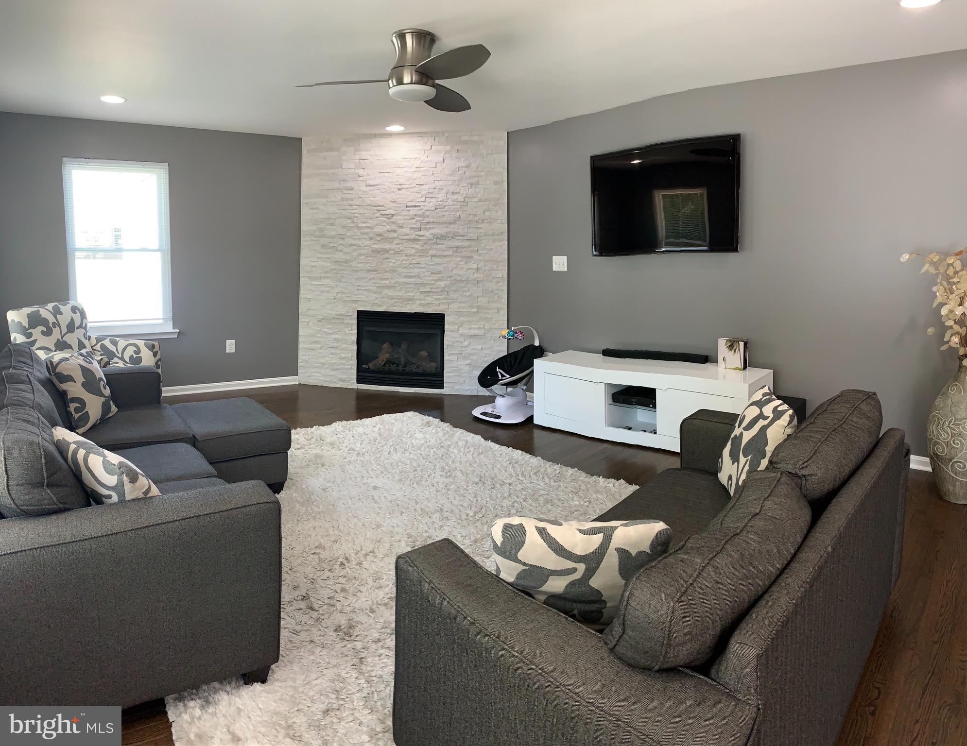 COLONIAL OAKS - Residential