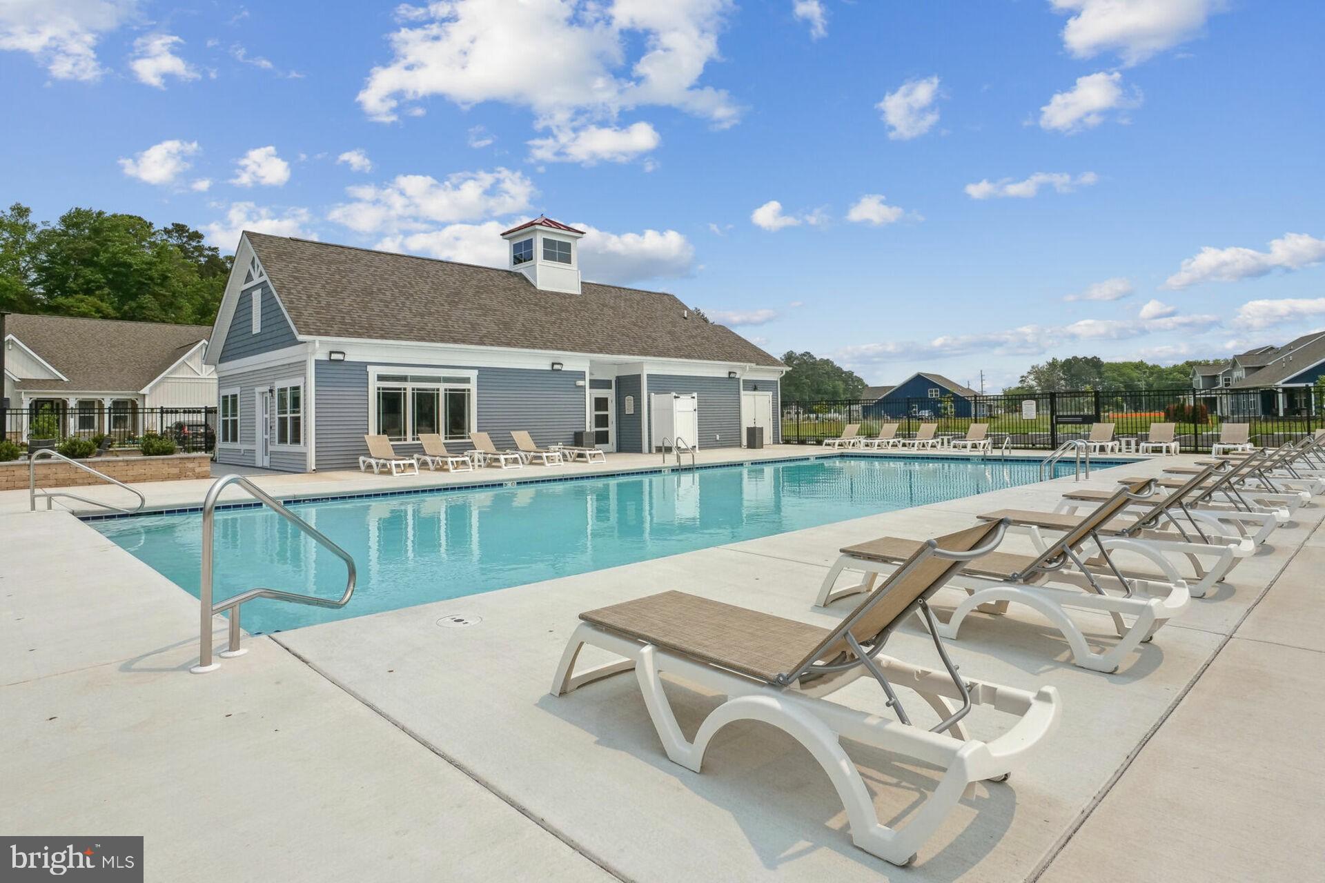 SYCAMORE CHASE - Residential