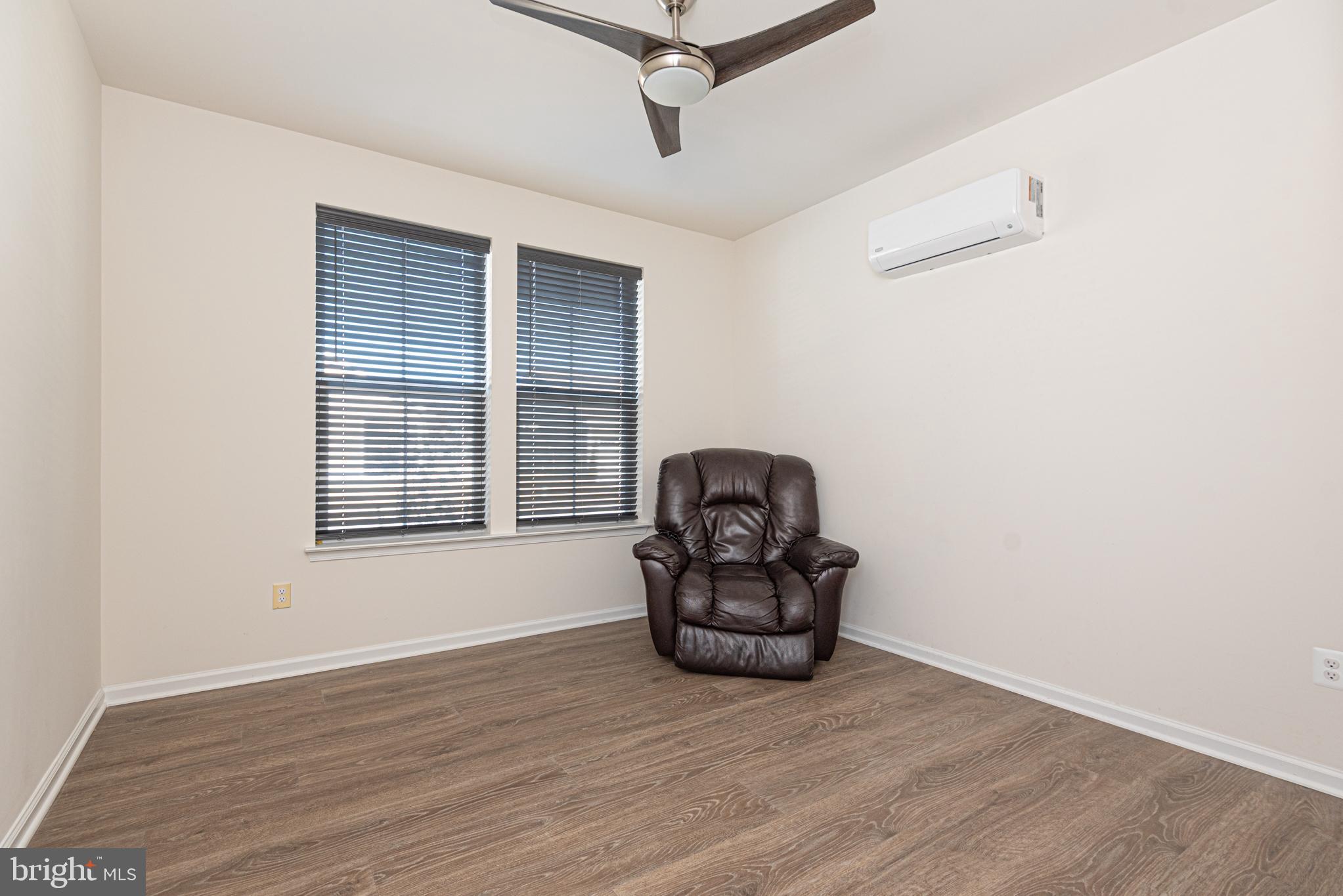 SYCAMORE CHASE - Residential