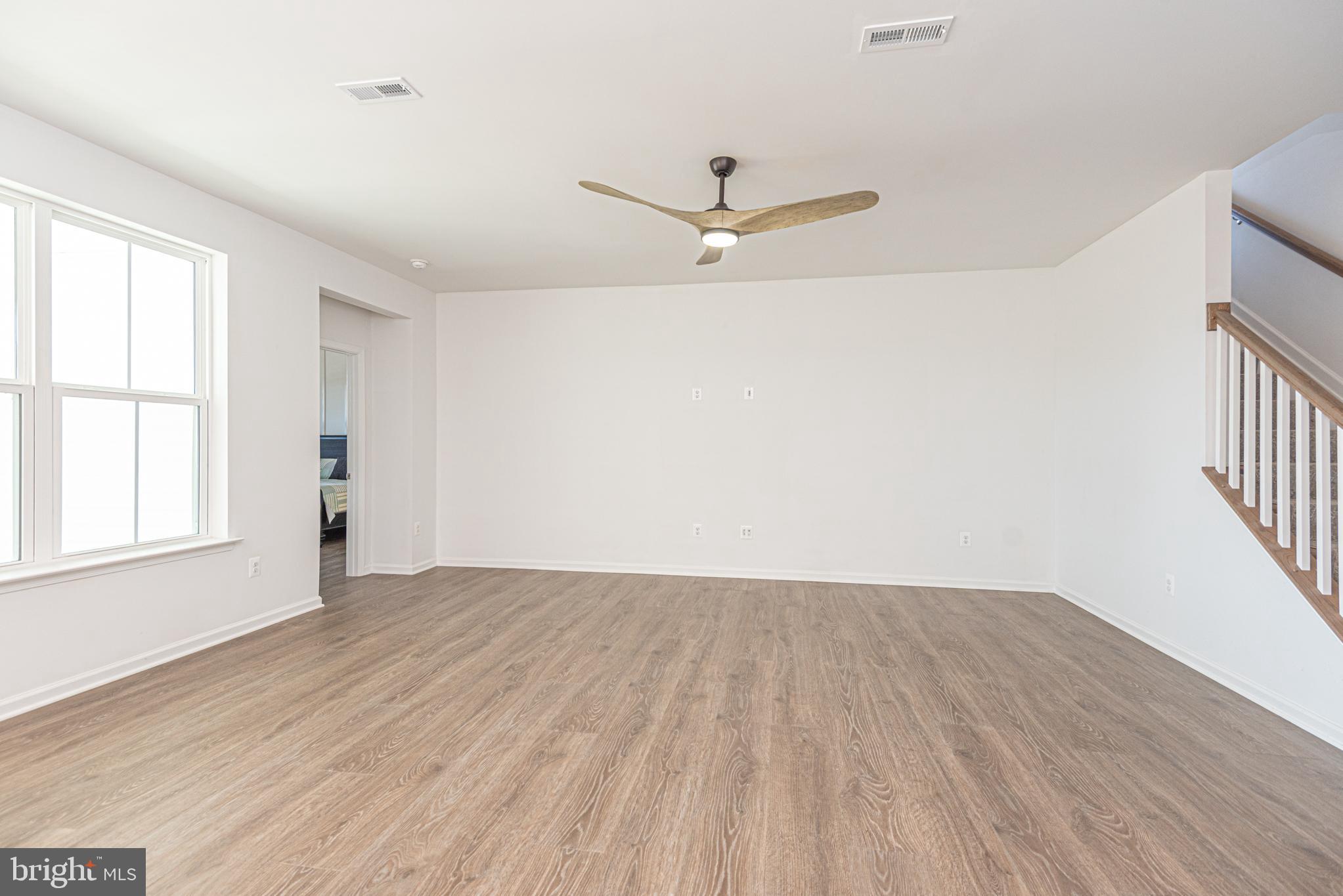 SYCAMORE CHASE - Residential