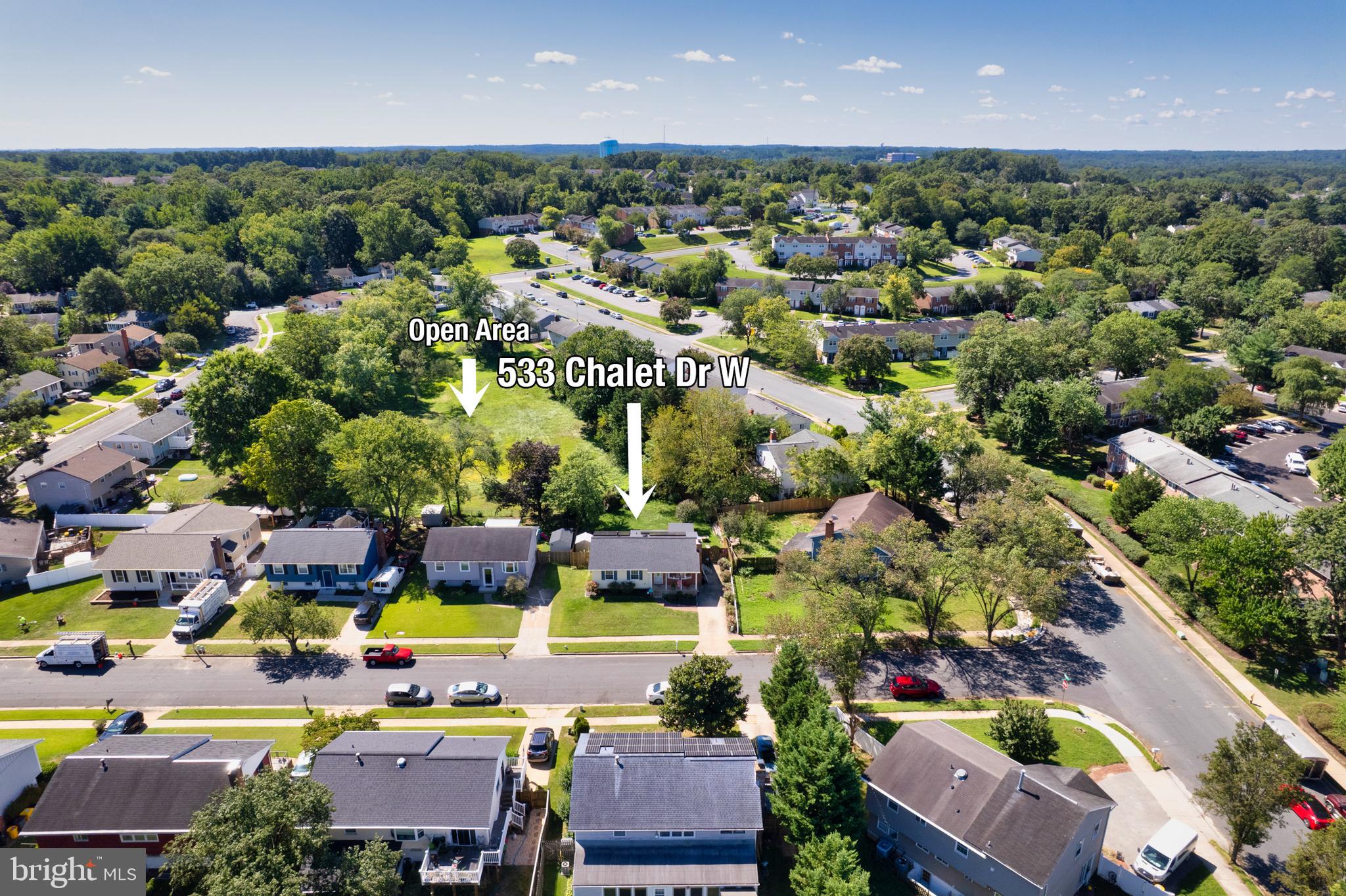 533 CHALET DRIVE W