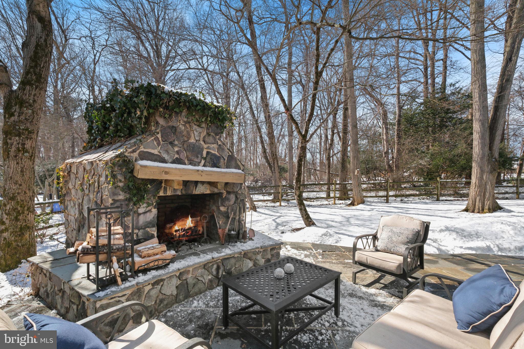 3910 ARBOR CREST WAY