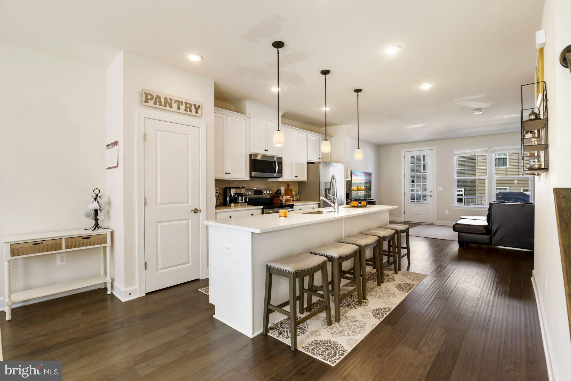 BRADLEY SQUARE - Residential