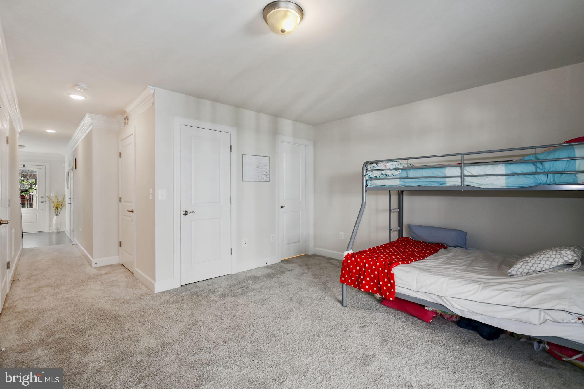 BRADLEY SQUARE - Residential