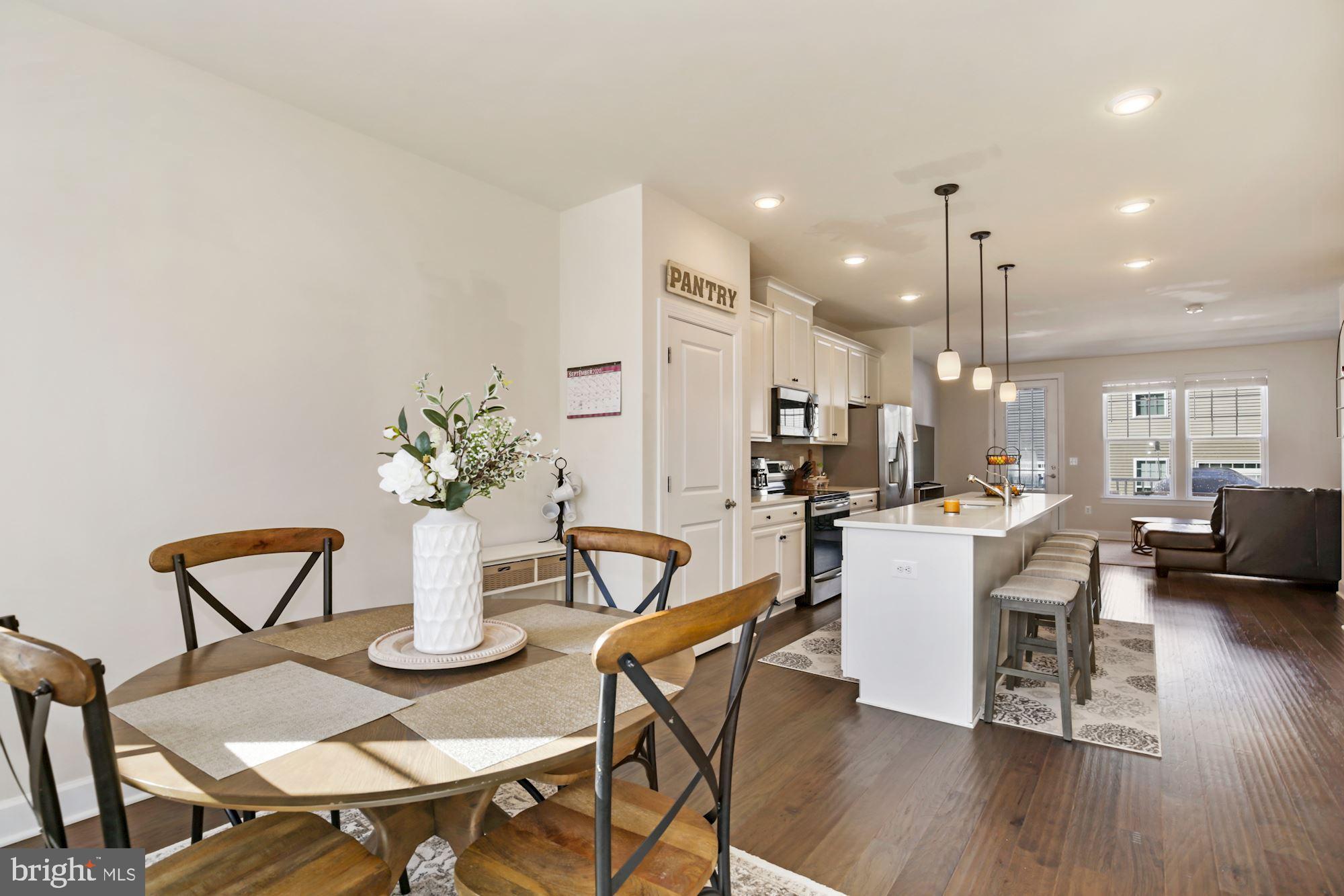 BRADLEY SQUARE - Residential