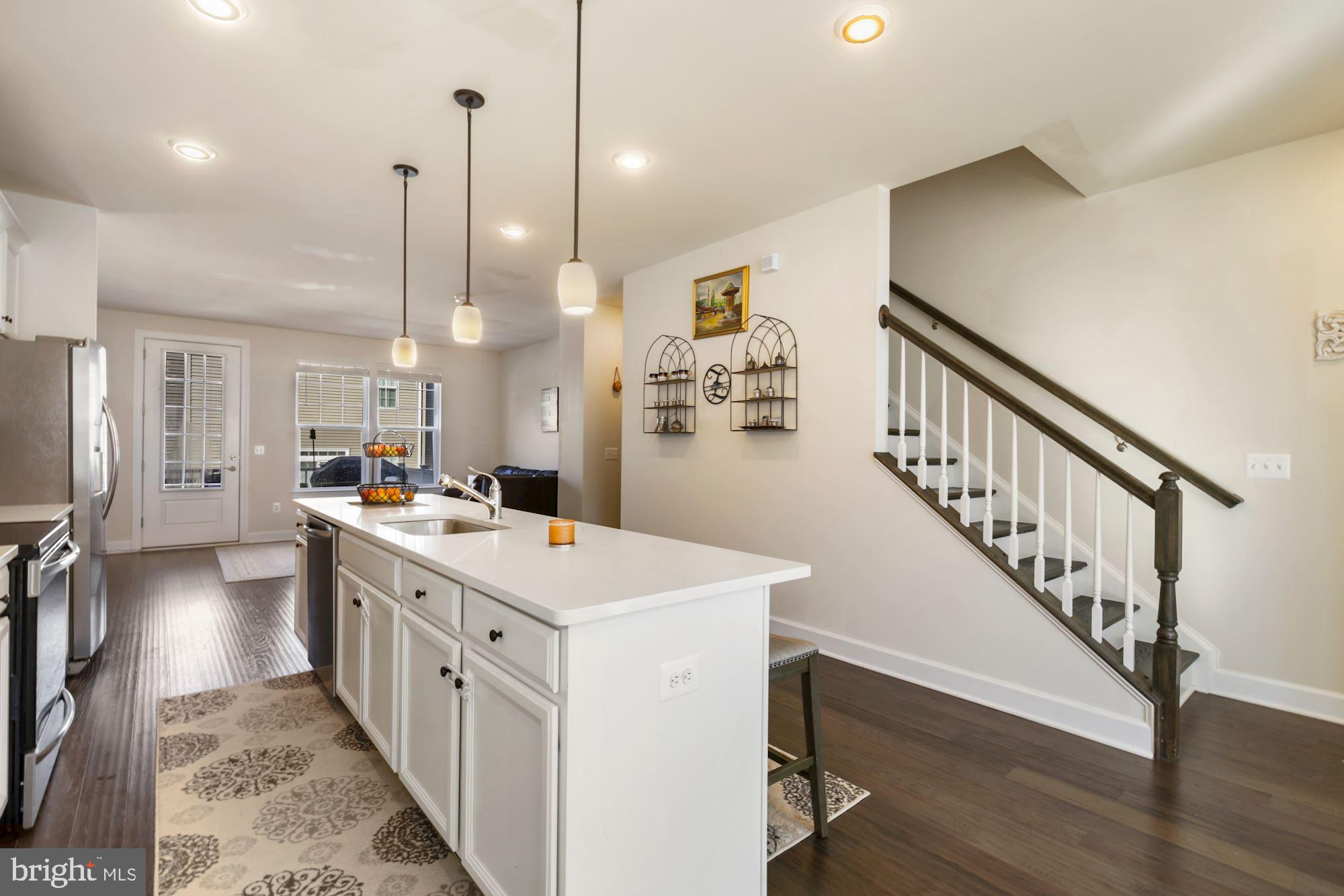 BRADLEY SQUARE - Residential