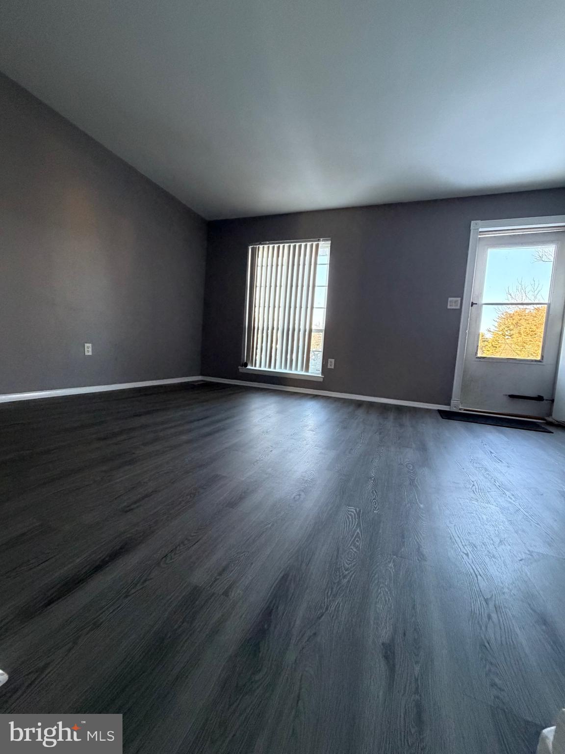 WHISPERING PINES - Residential