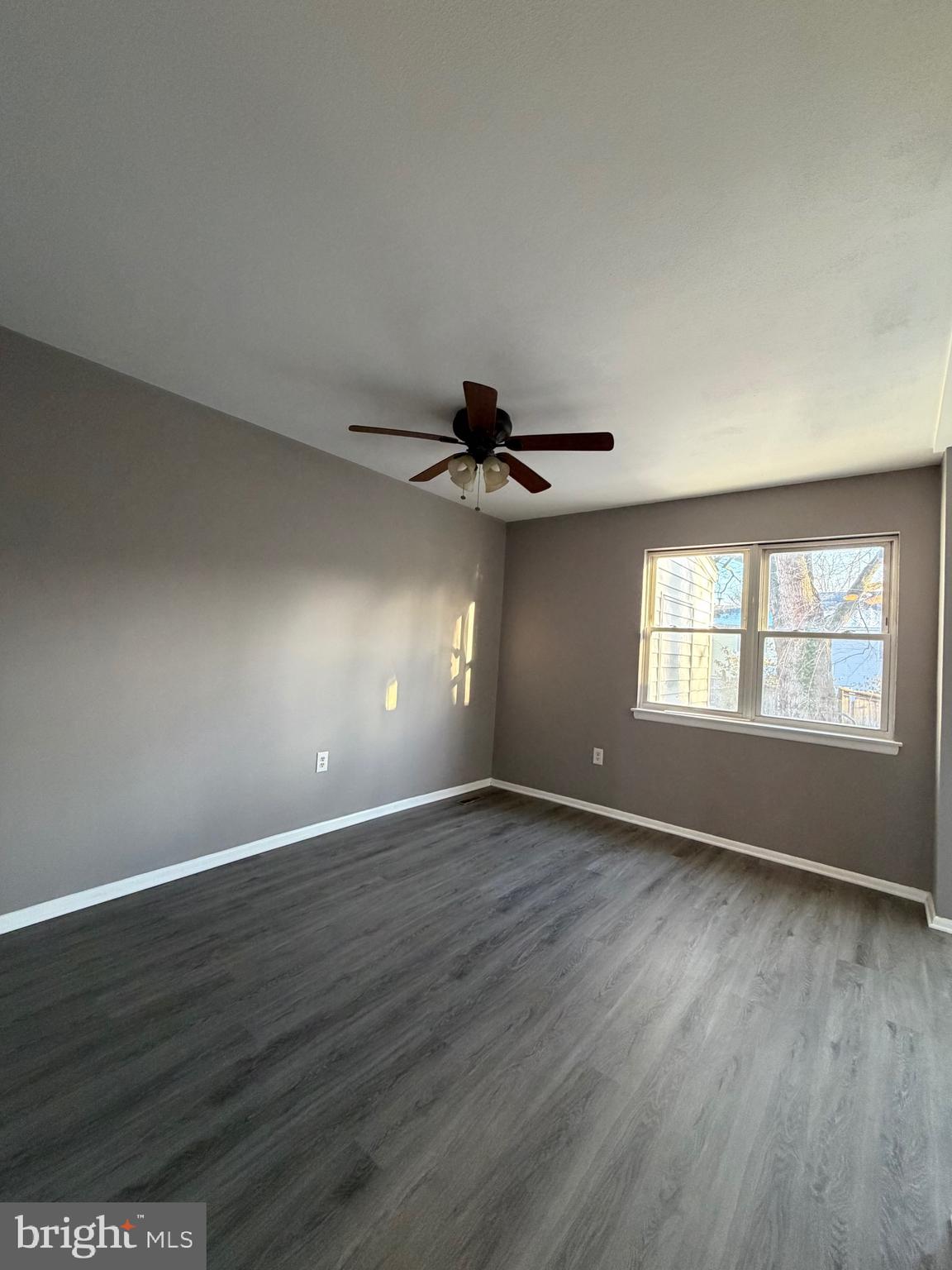 WHISPERING PINES - Residential