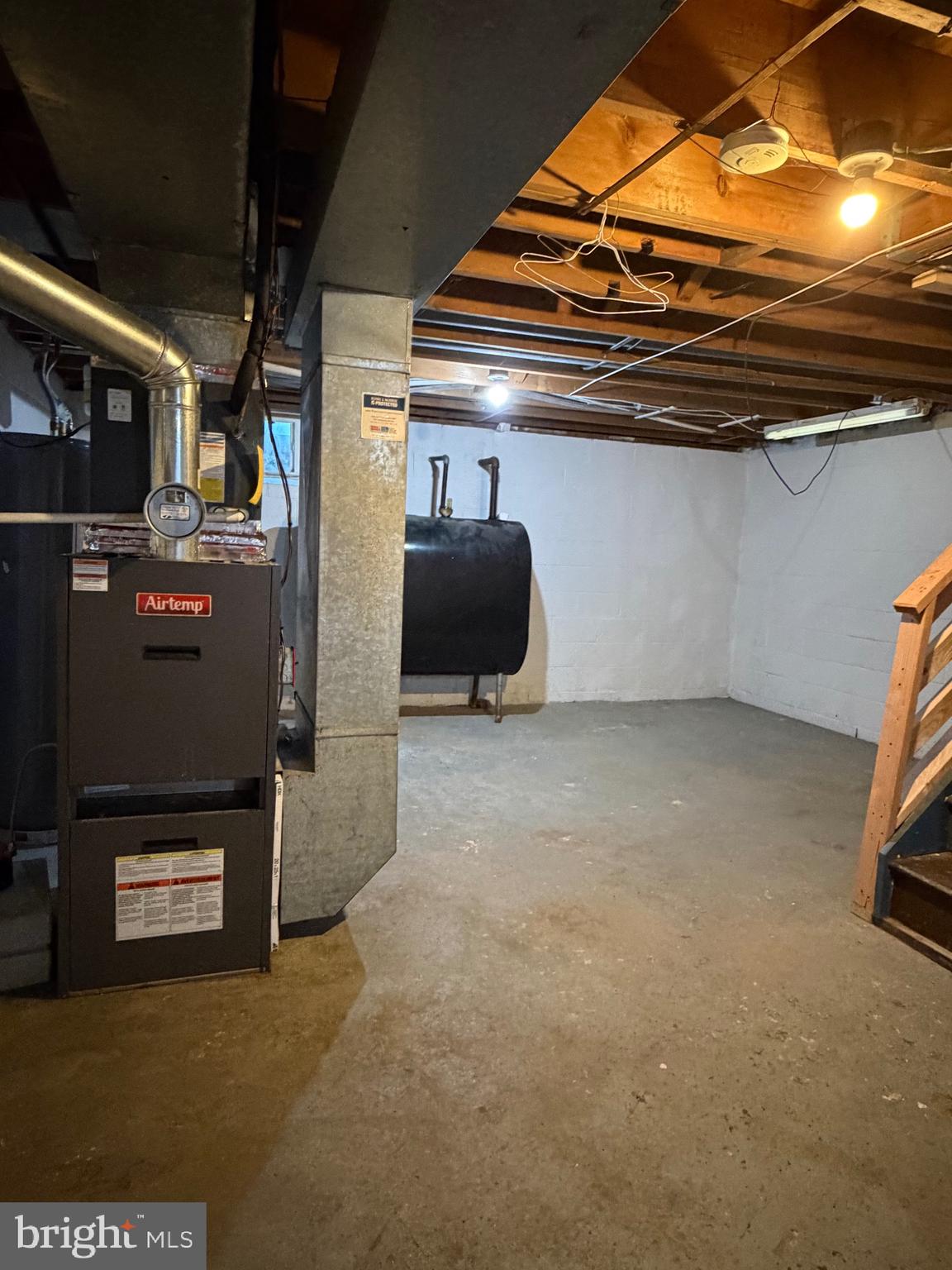 WHISPERING PINES - Residential