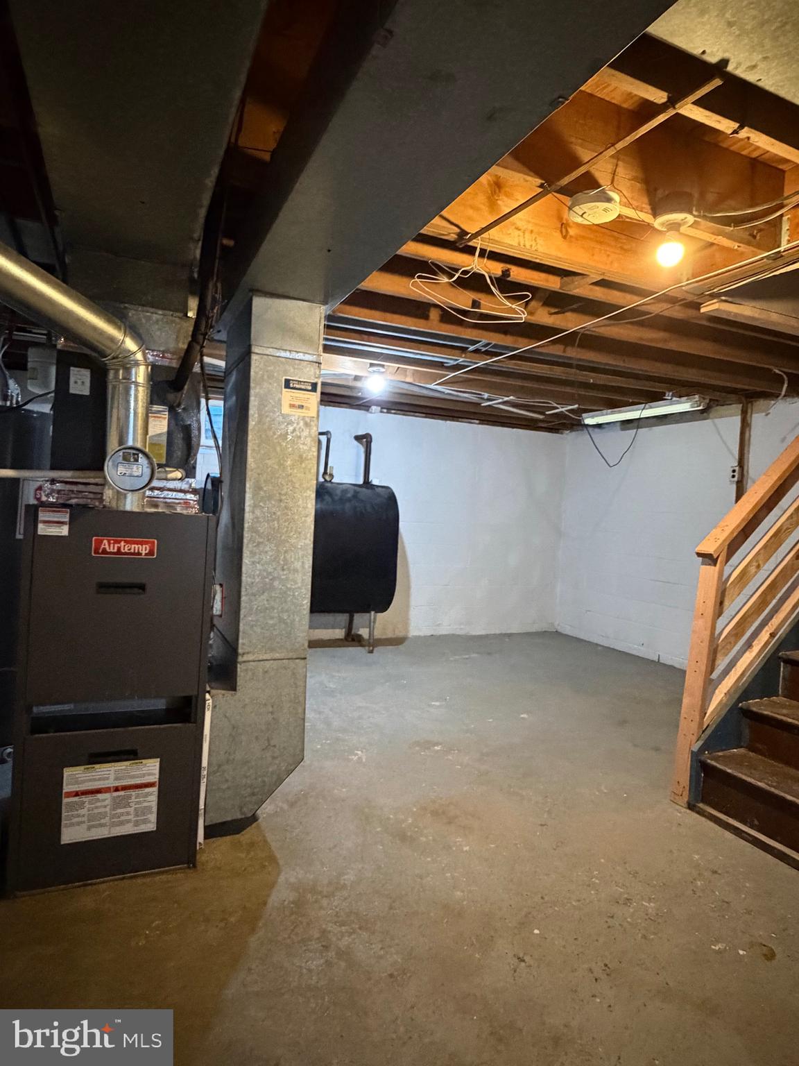 WHISPERING PINES - Residential