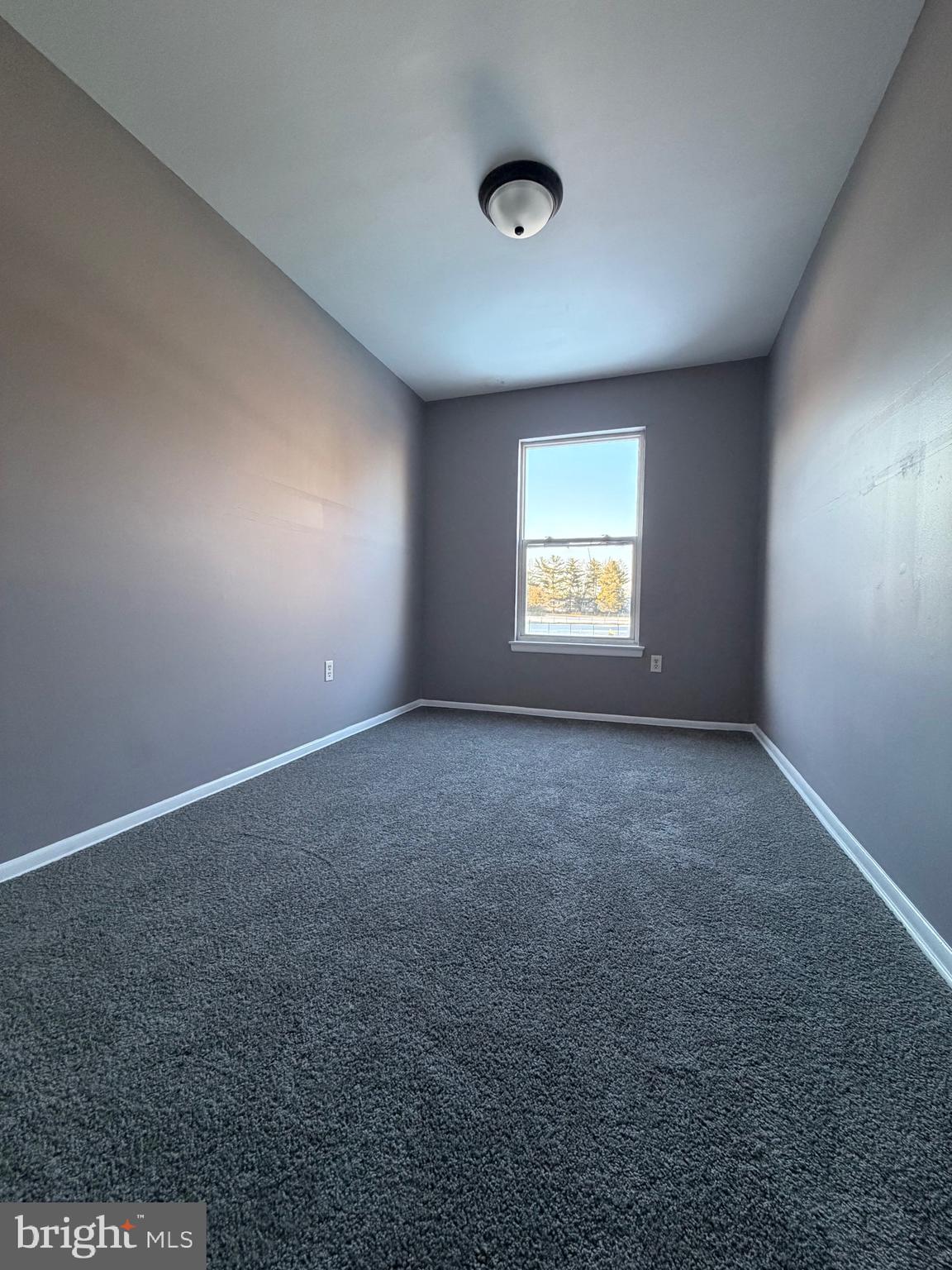 WHISPERING PINES - Residential