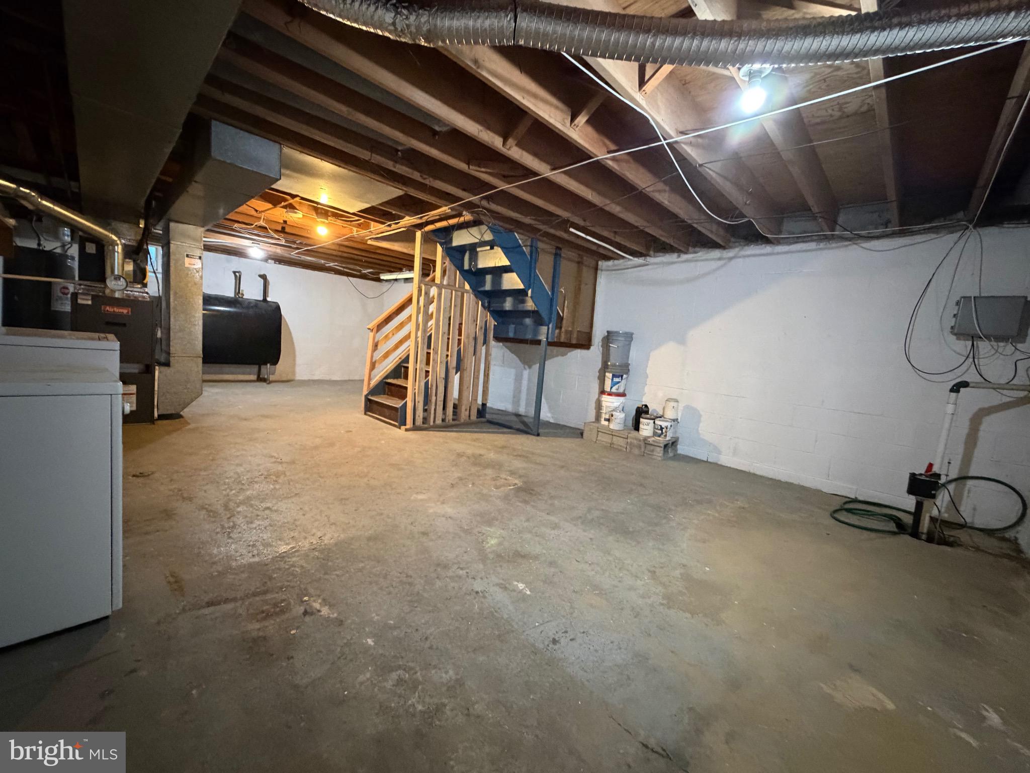 WHISPERING PINES - Residential