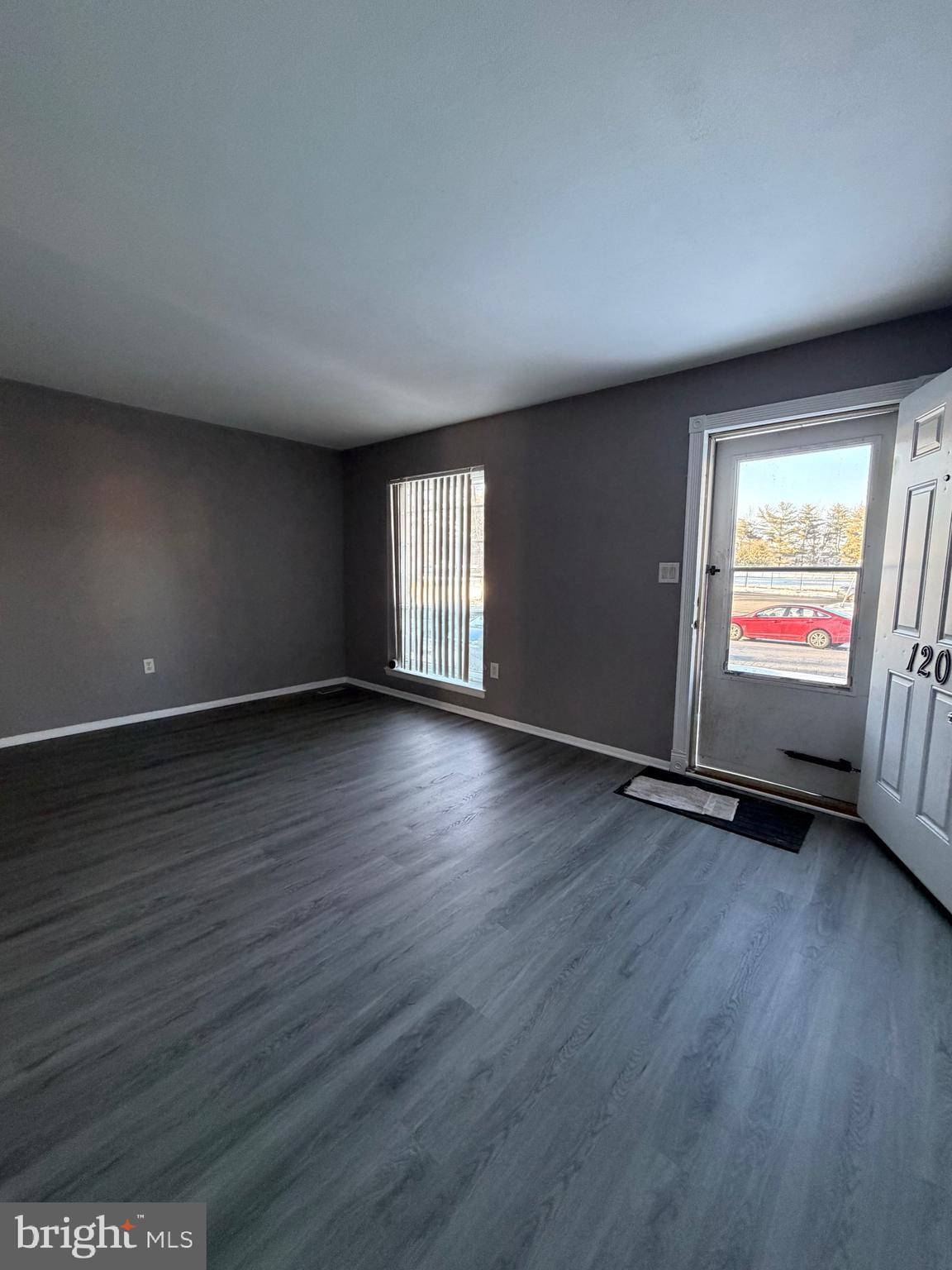 WHISPERING PINES - Residential