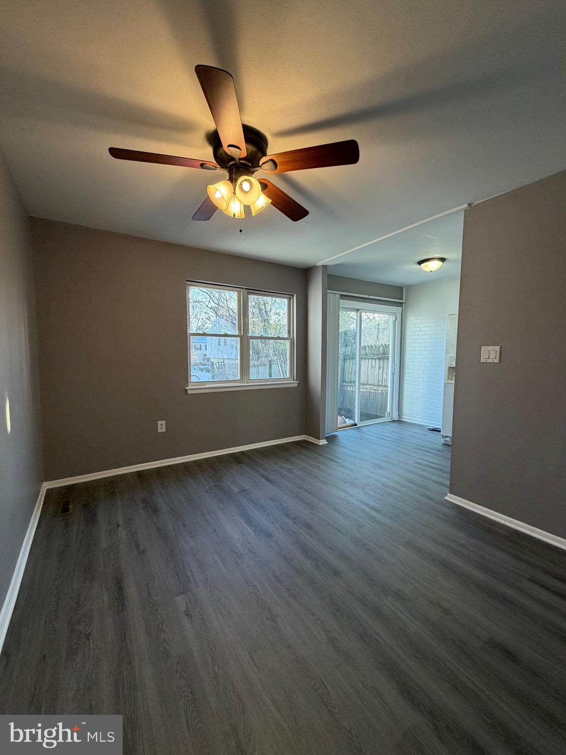 WHISPERING PINES - Residential